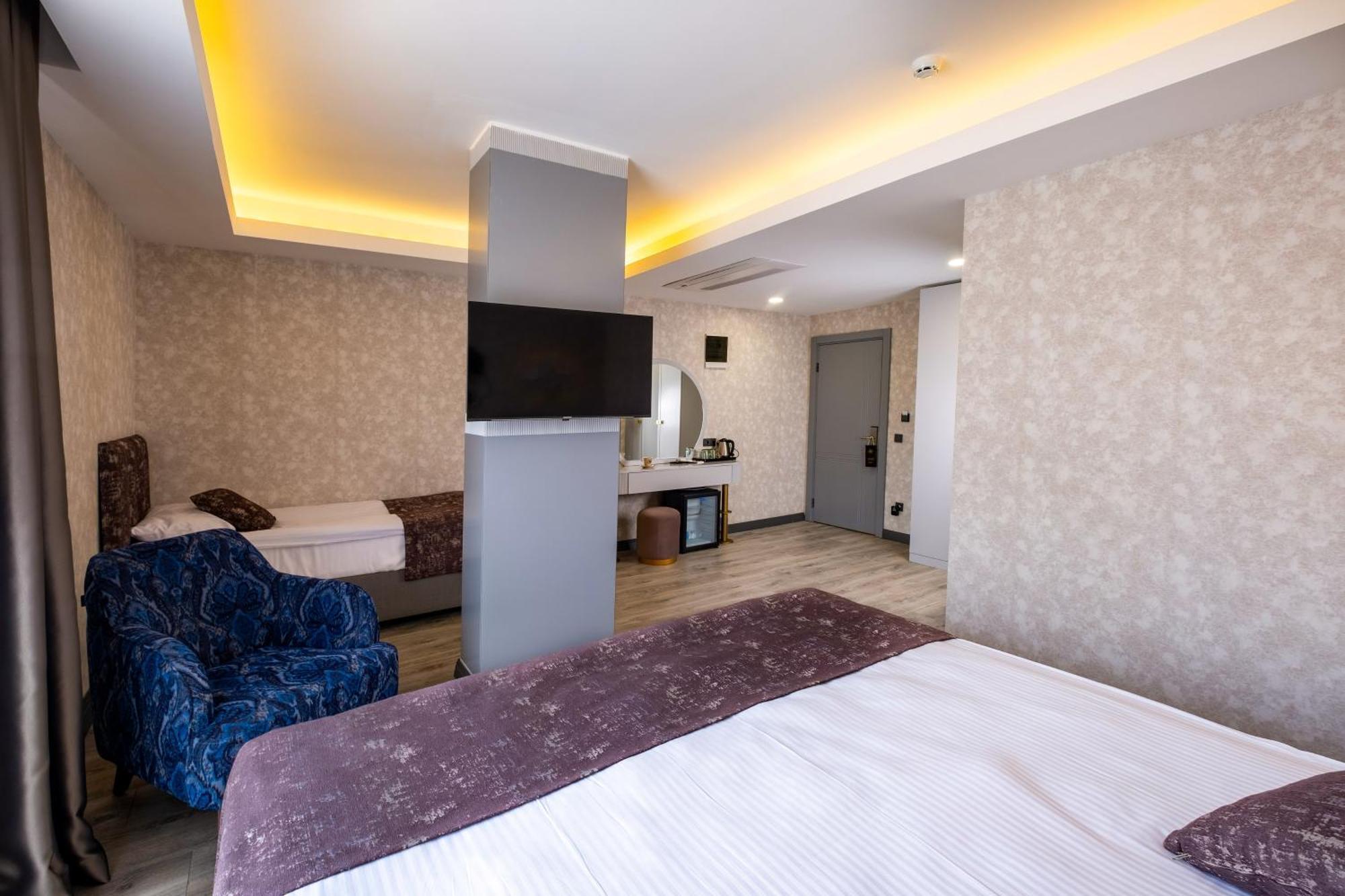 Avion Hotel