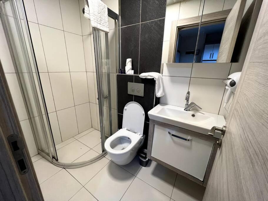 Appartement Basement Floor, Erasta Mall Karsisi, Merkezi '20' Antalya