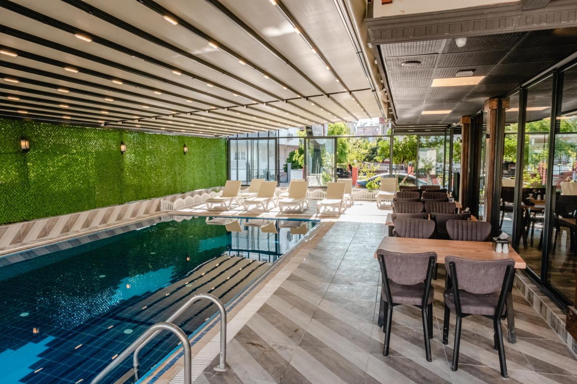Orange Owl Hotel