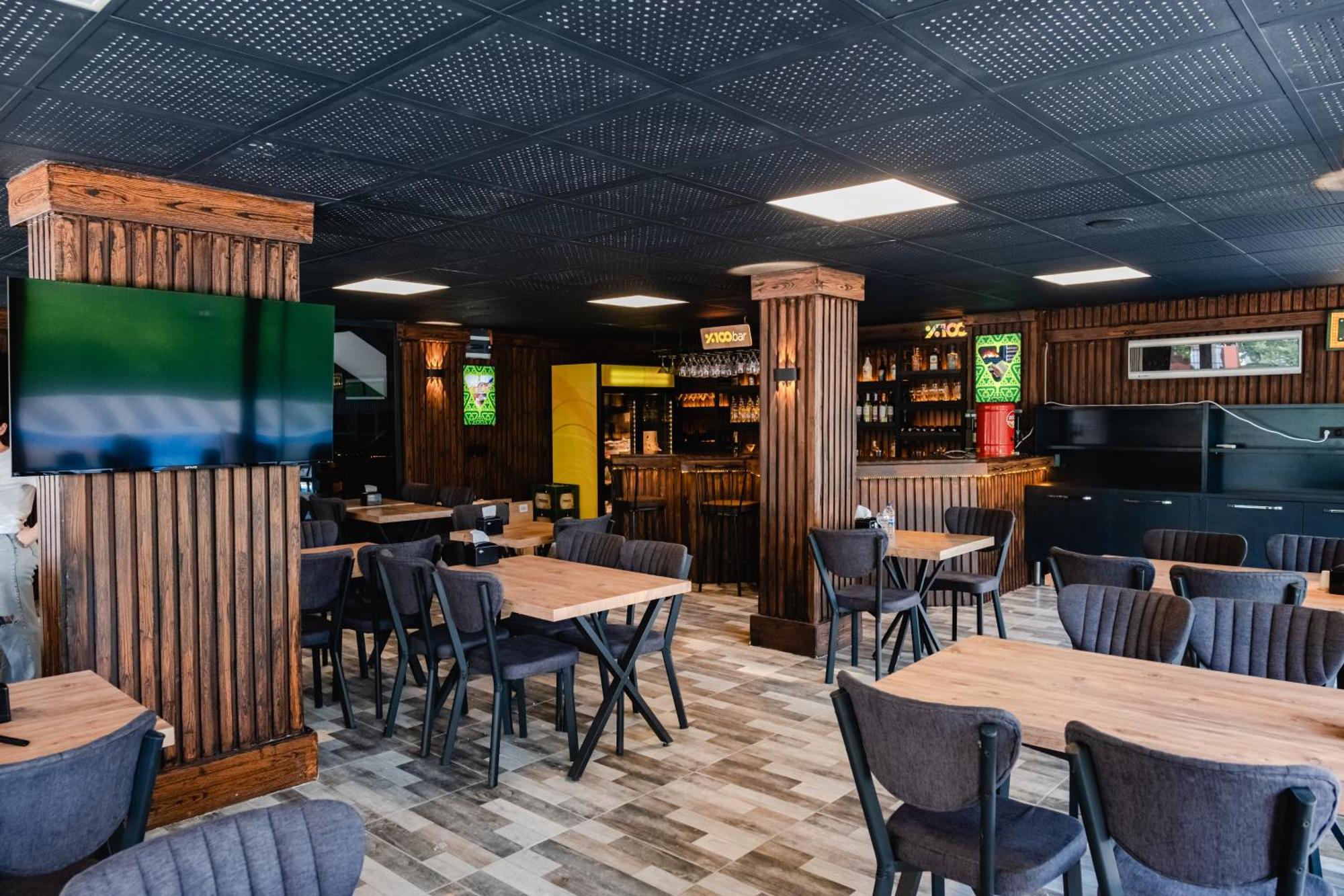 Hotel Orange Owl