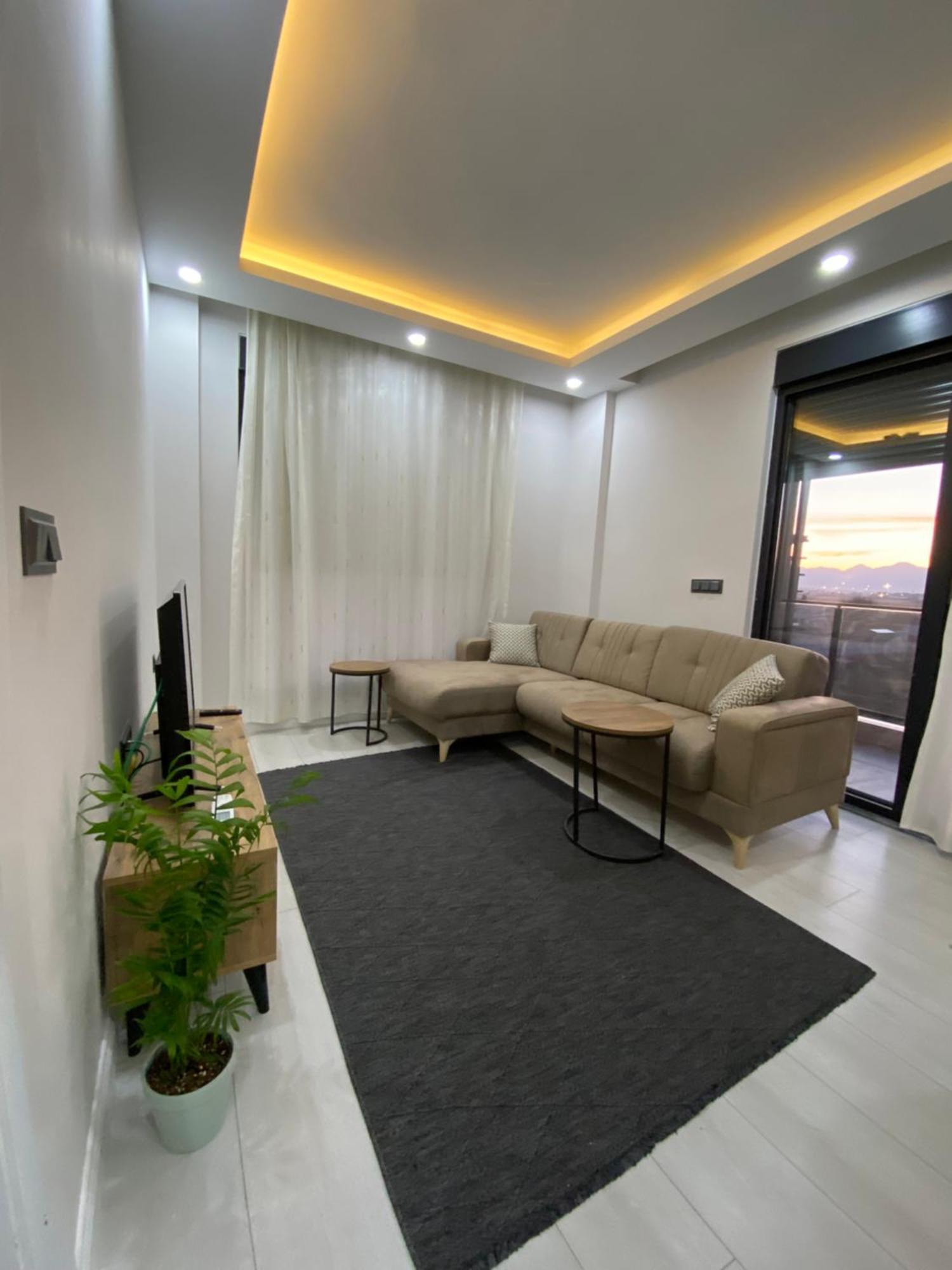 Havalimanina Yakin Havuzlu 1+1 Lux Appartement