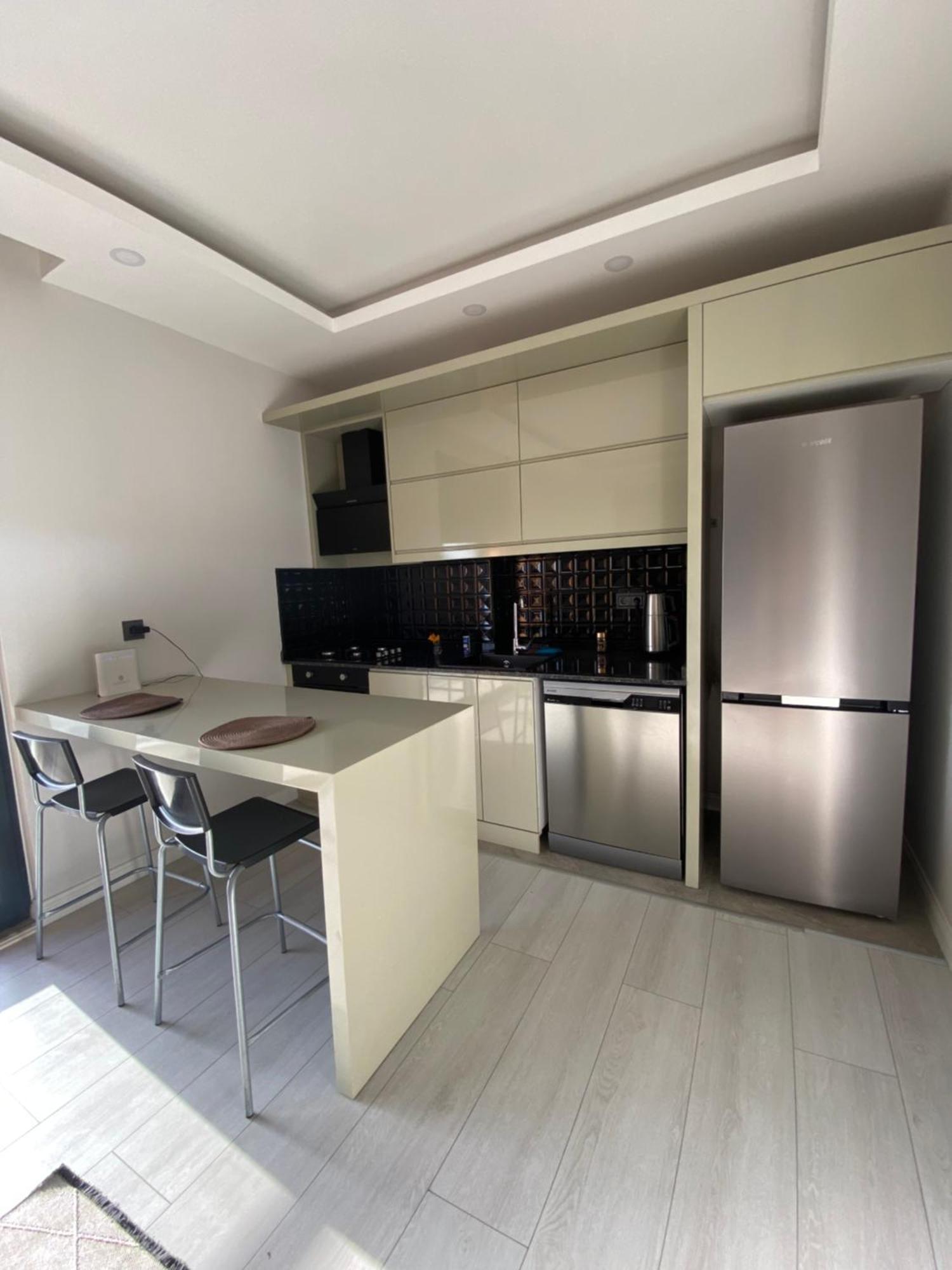 Havalimanina Yakin Havuzlu 1+1 Lux Appartement *