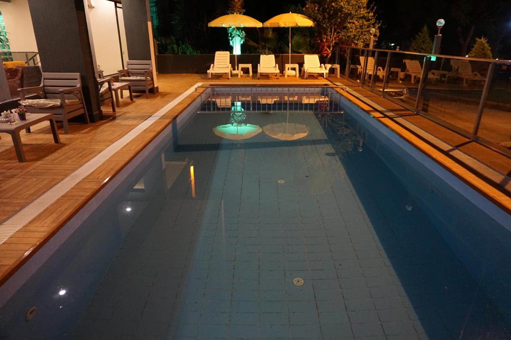 Ramona Hotel