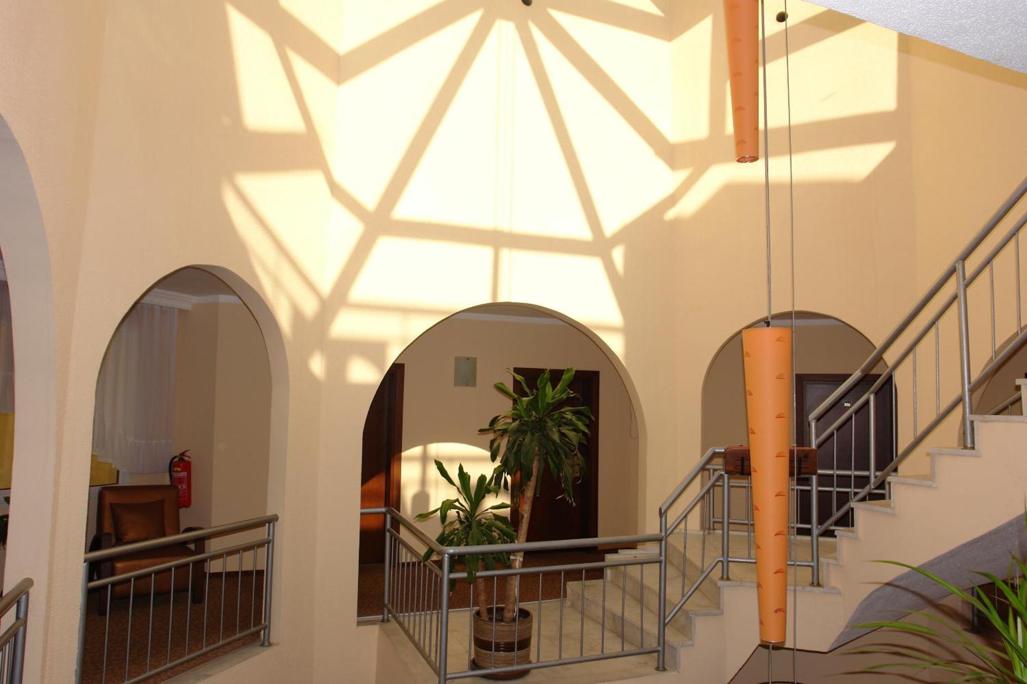 Hotel Ataer 2*