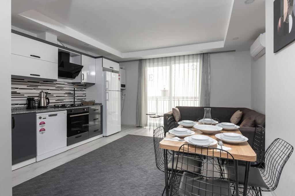 Appartement 1-kaleici Ve Markantalya'ya Yakin Bueyuek Ev *