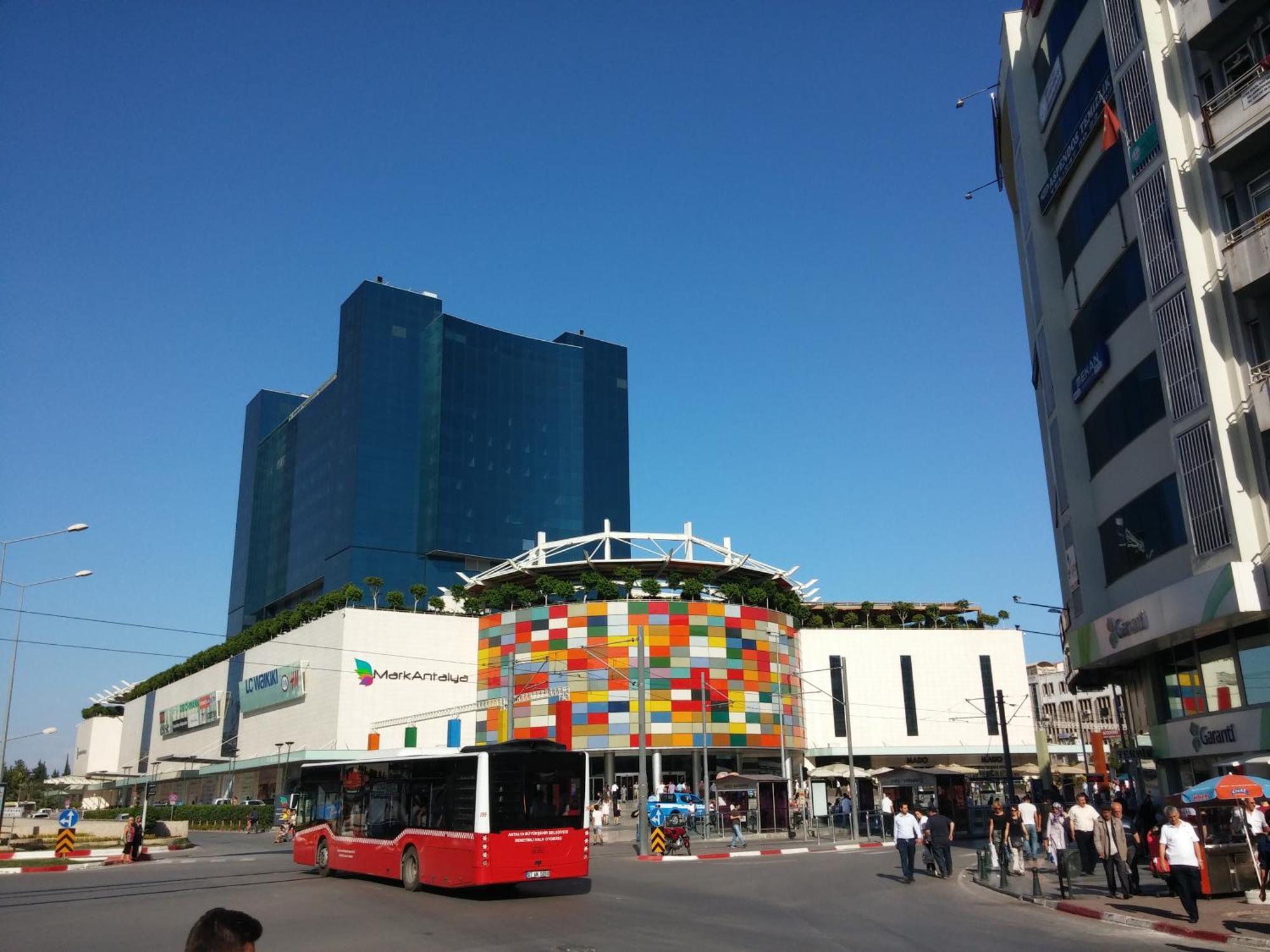 Far Life Otel