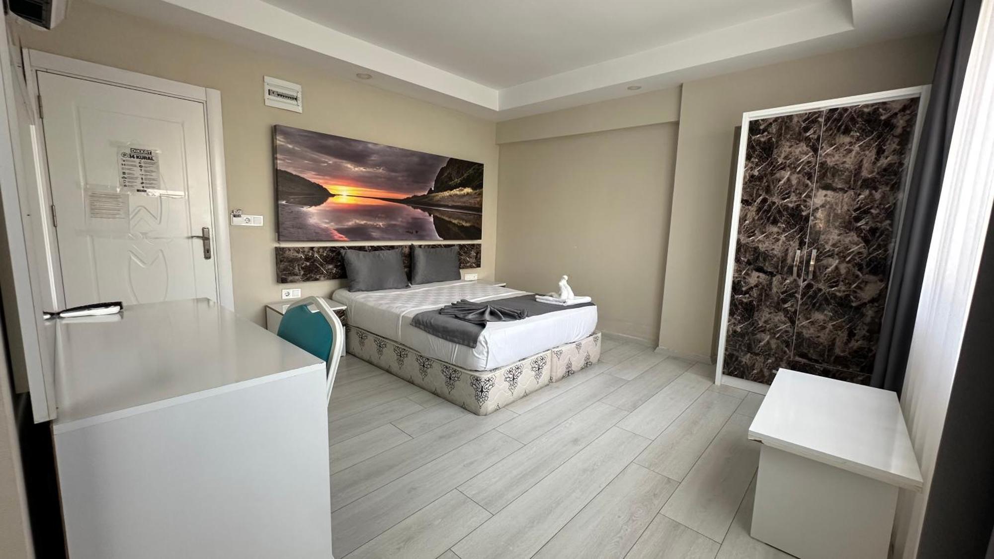 Dream Hotel 2*