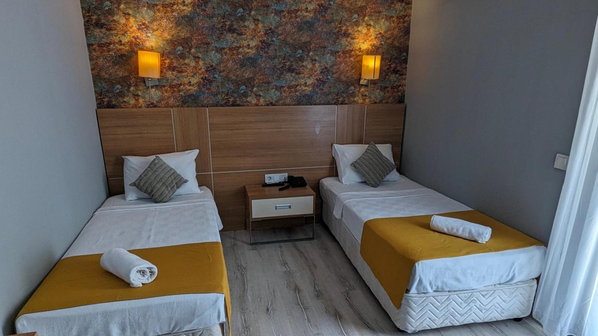 Ramona Hotel