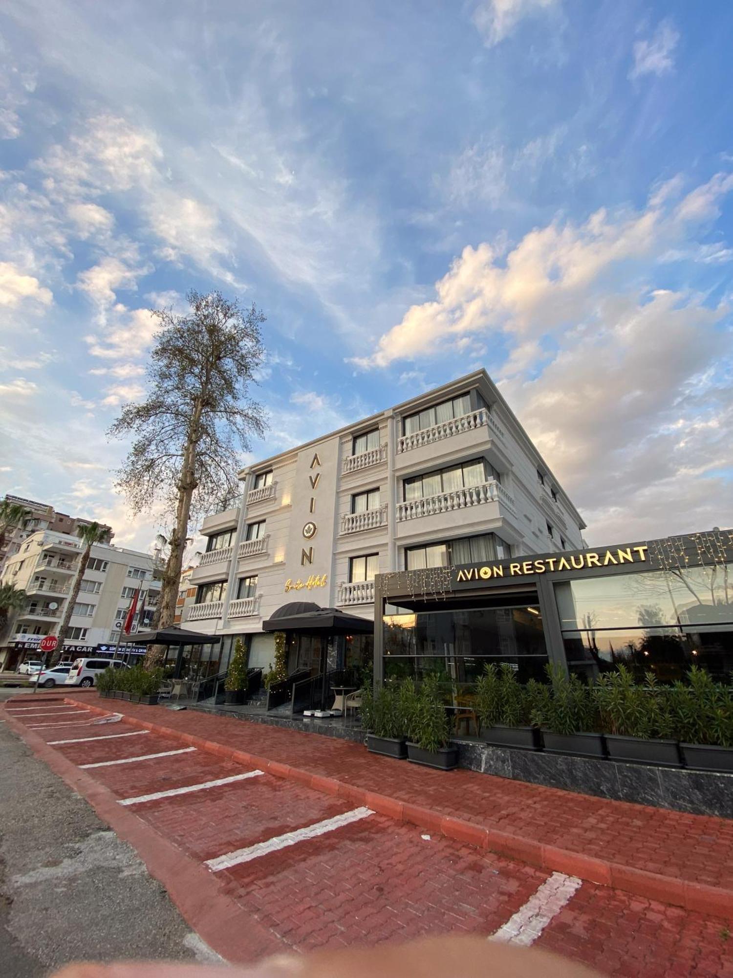 Avion Hotel *