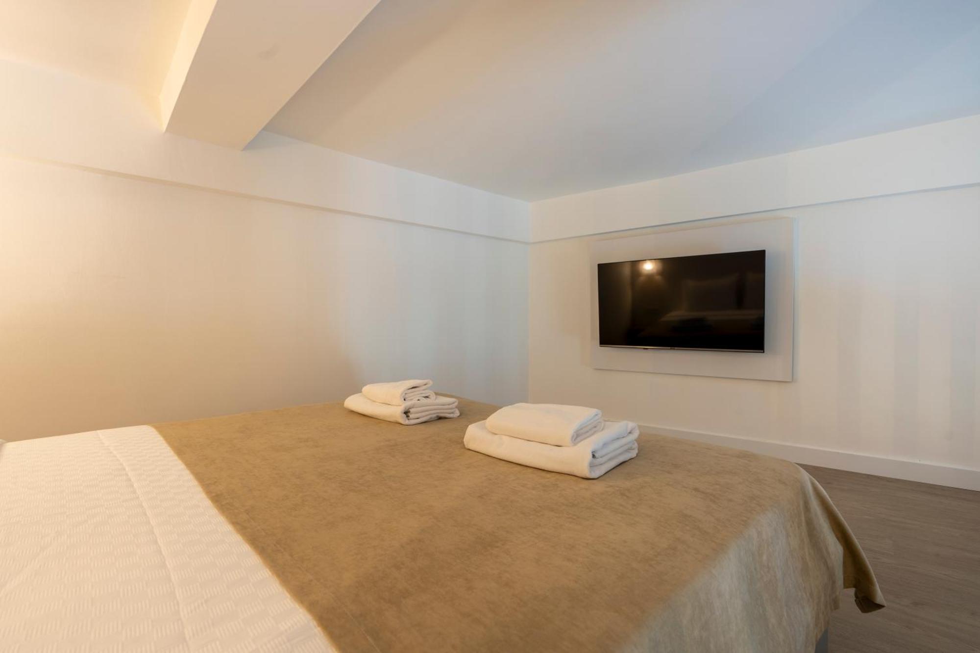 Hotel My *