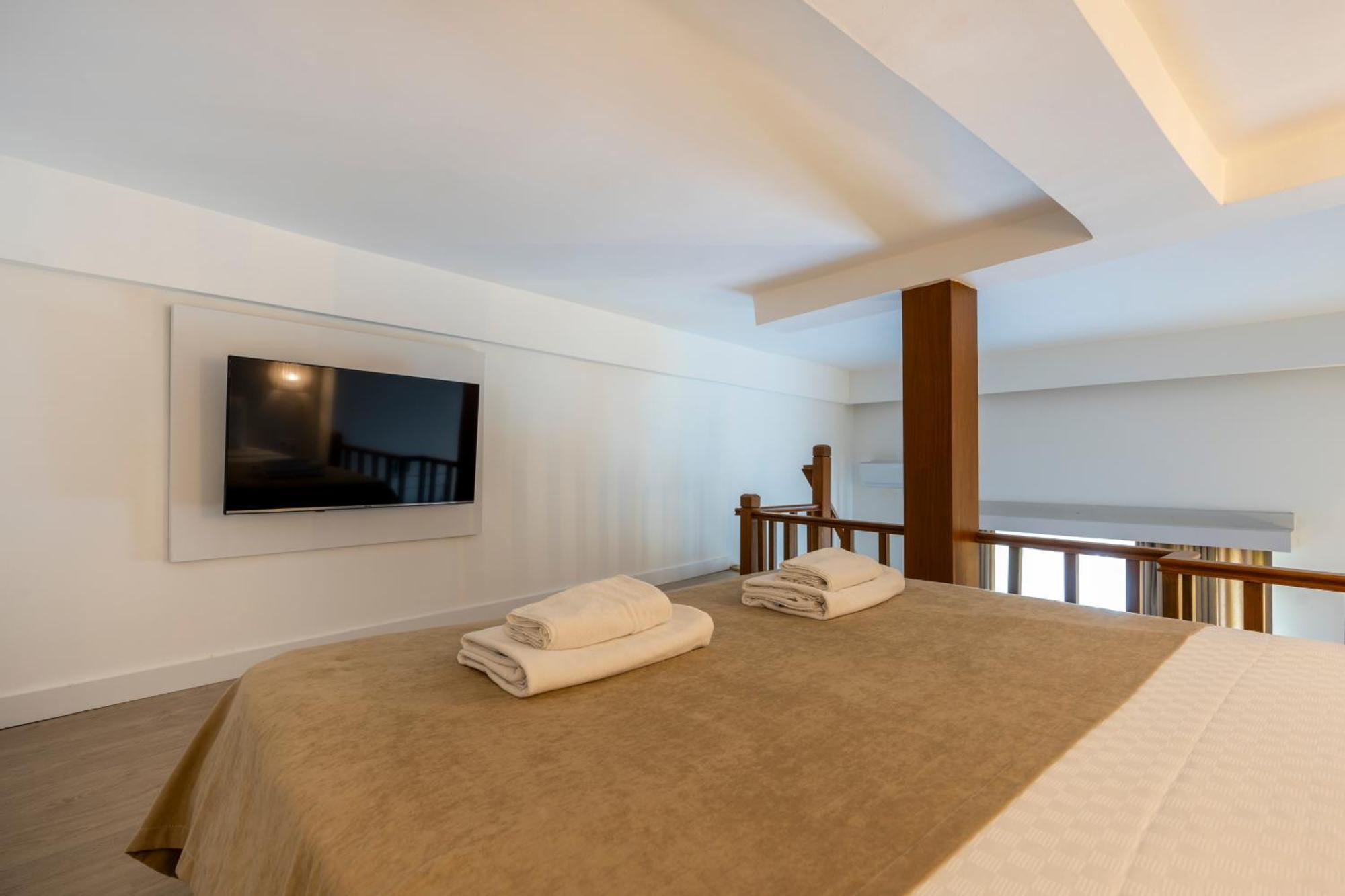 Hotel My *