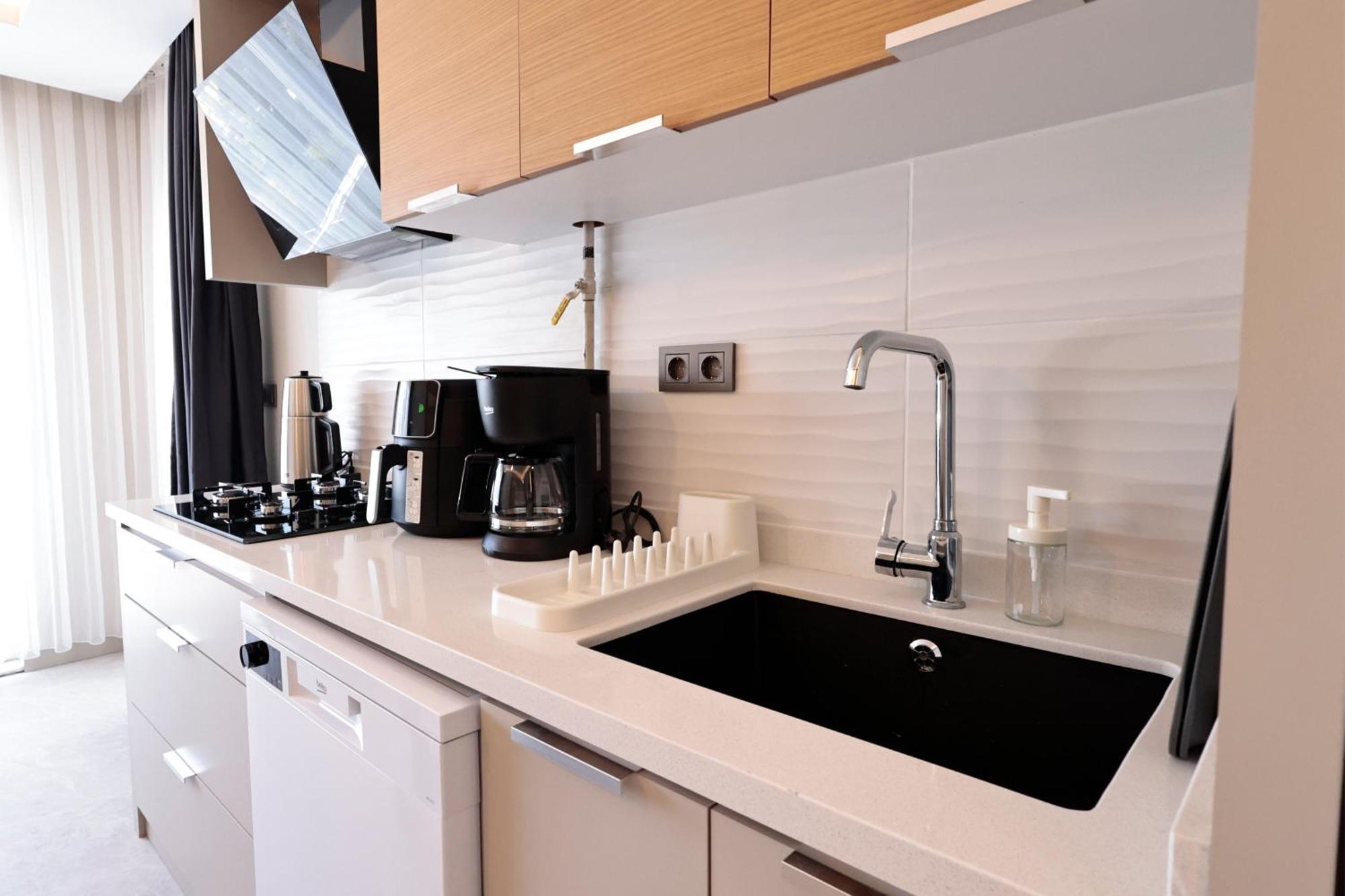 Livia Aparthotel 3*