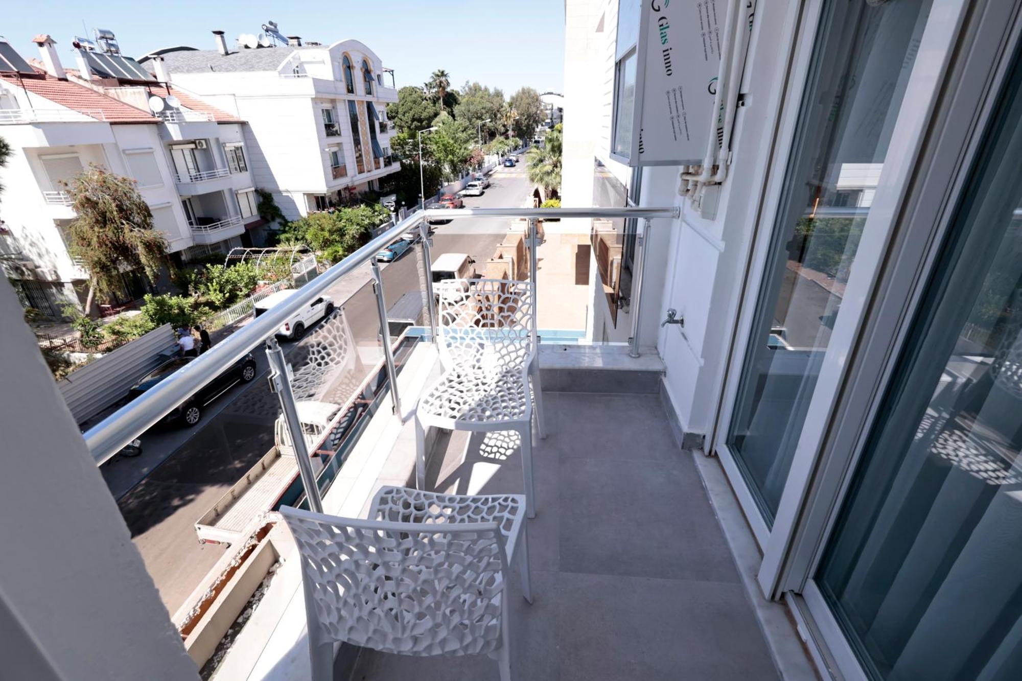 Aparthotel Livia 3*