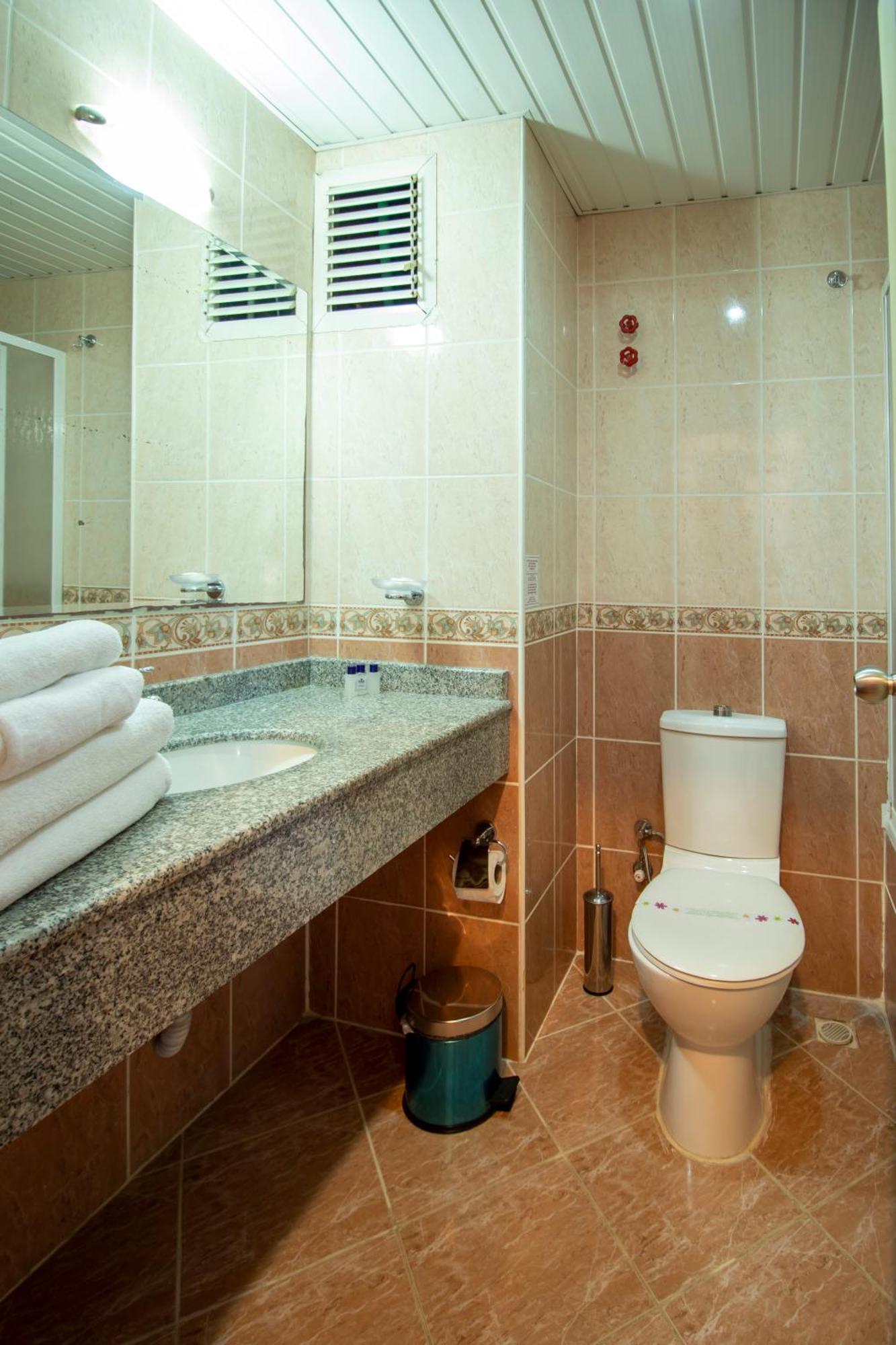 Lara Dinc Hotel Antalya