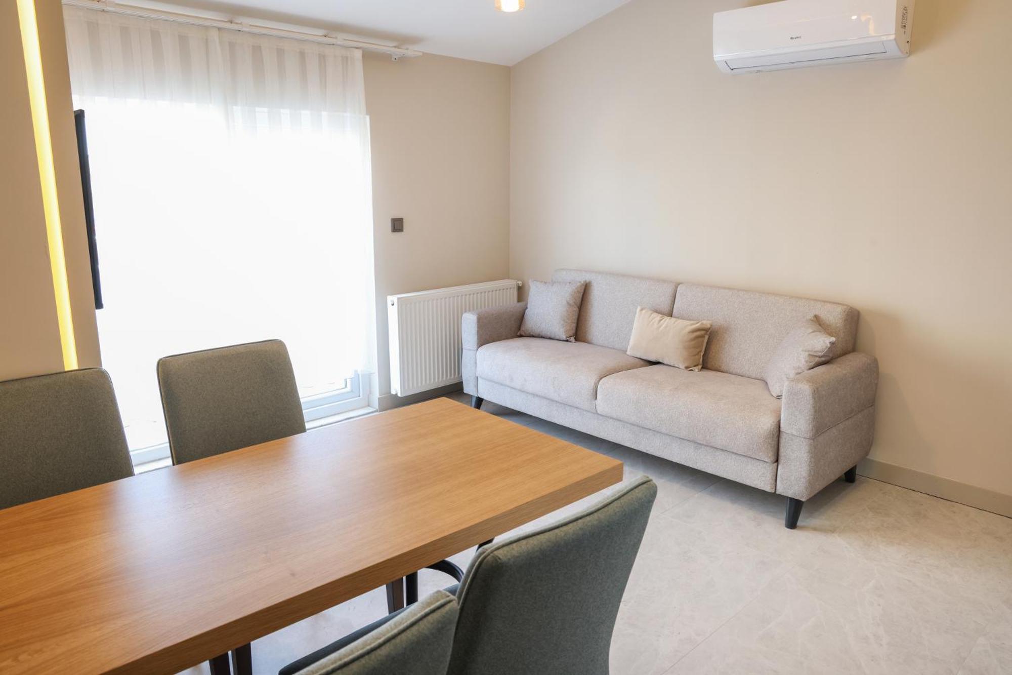 Livia Aparthotel 3*