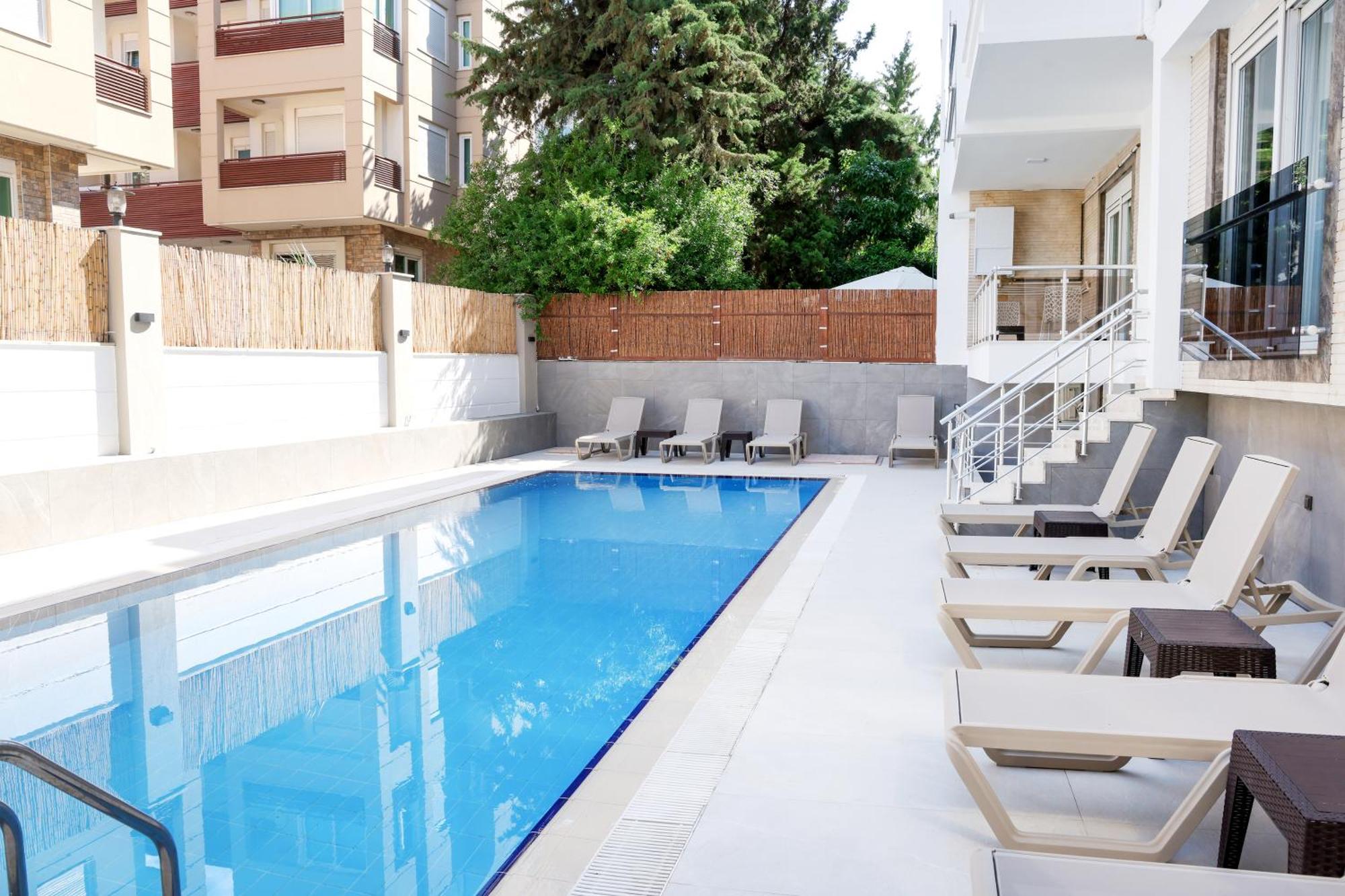 Livia Aparthotel
