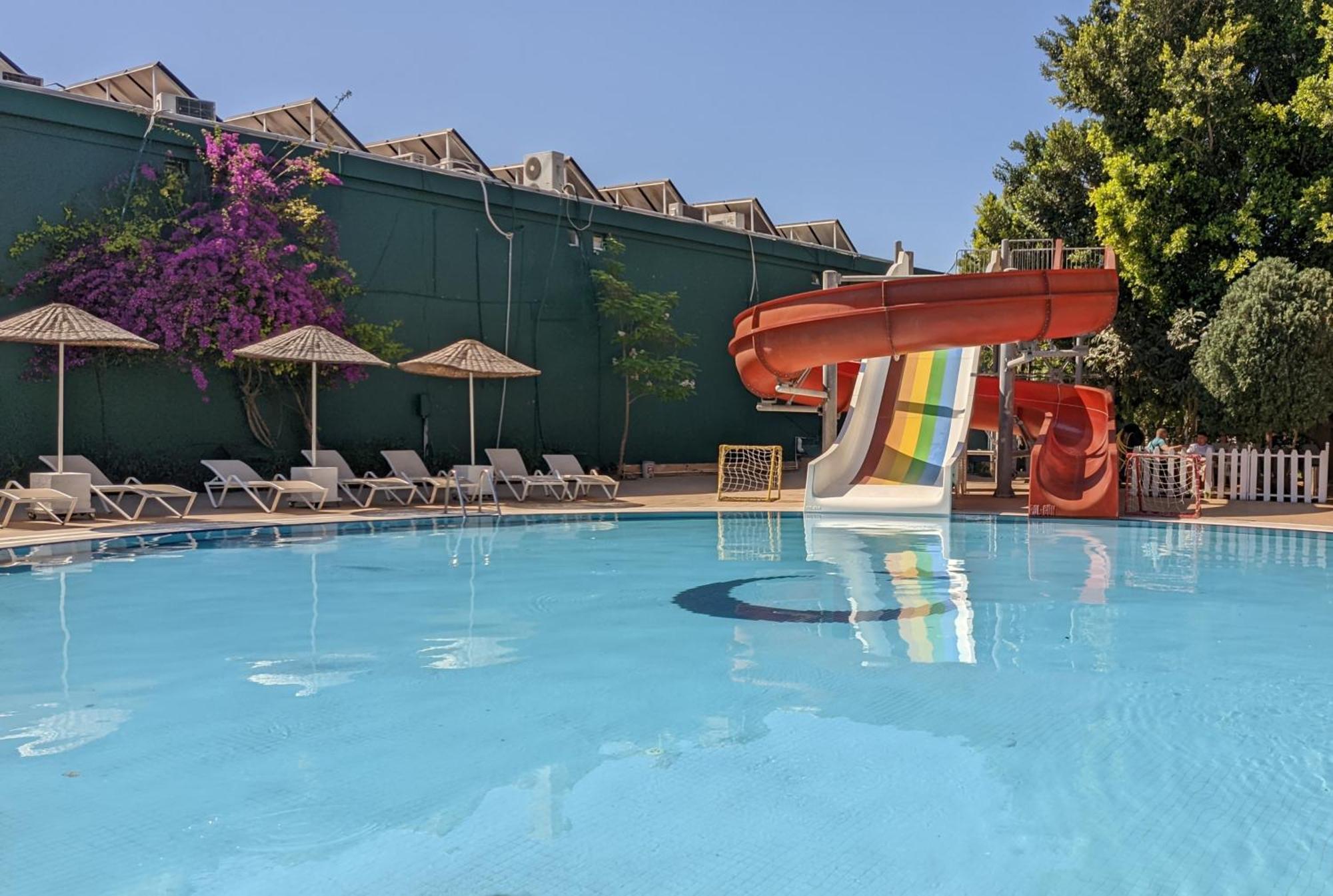 Uk Kiris Hotel 4*