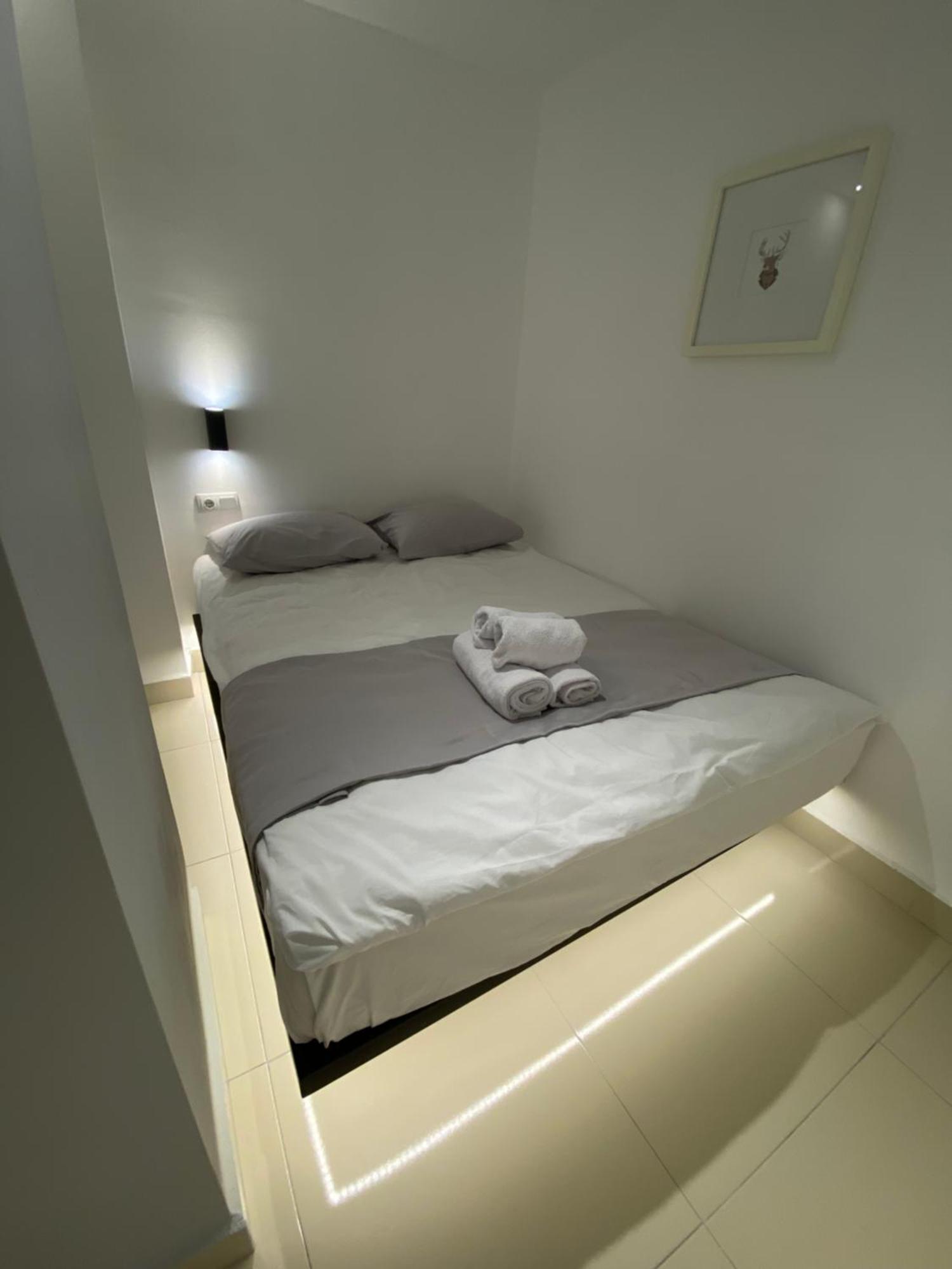 Deer & Otel
