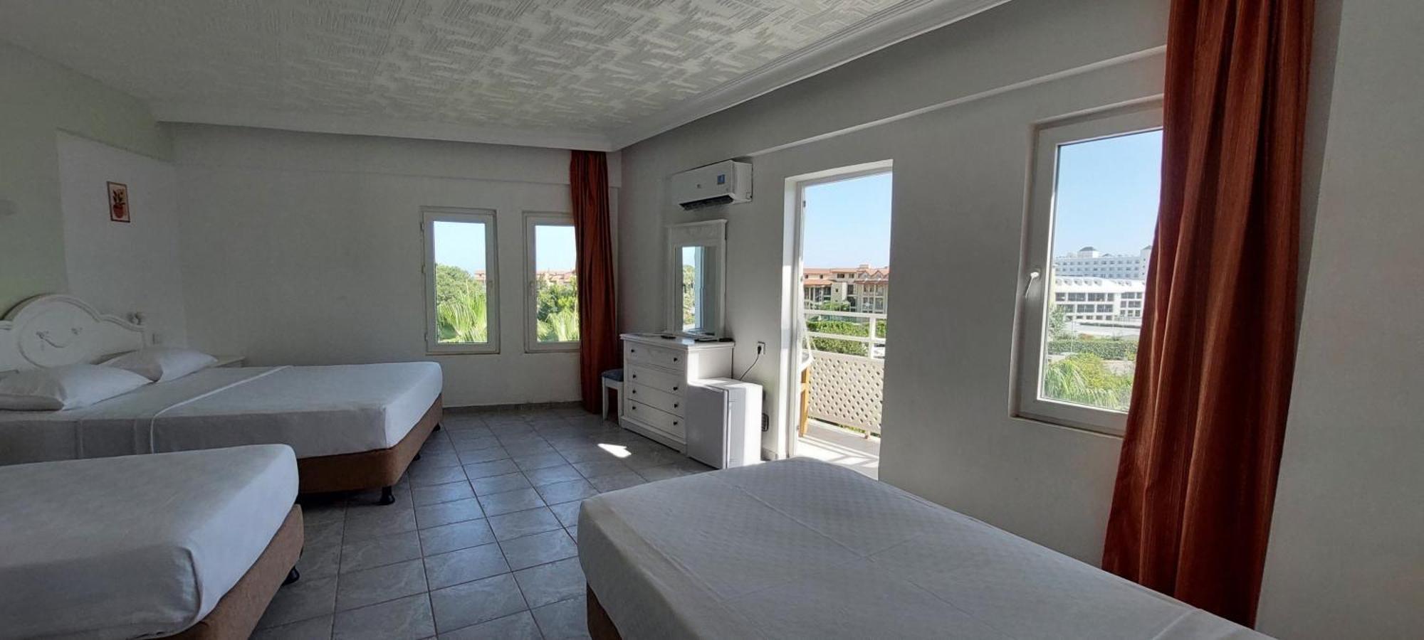 Uk Kiris Hotel 4*