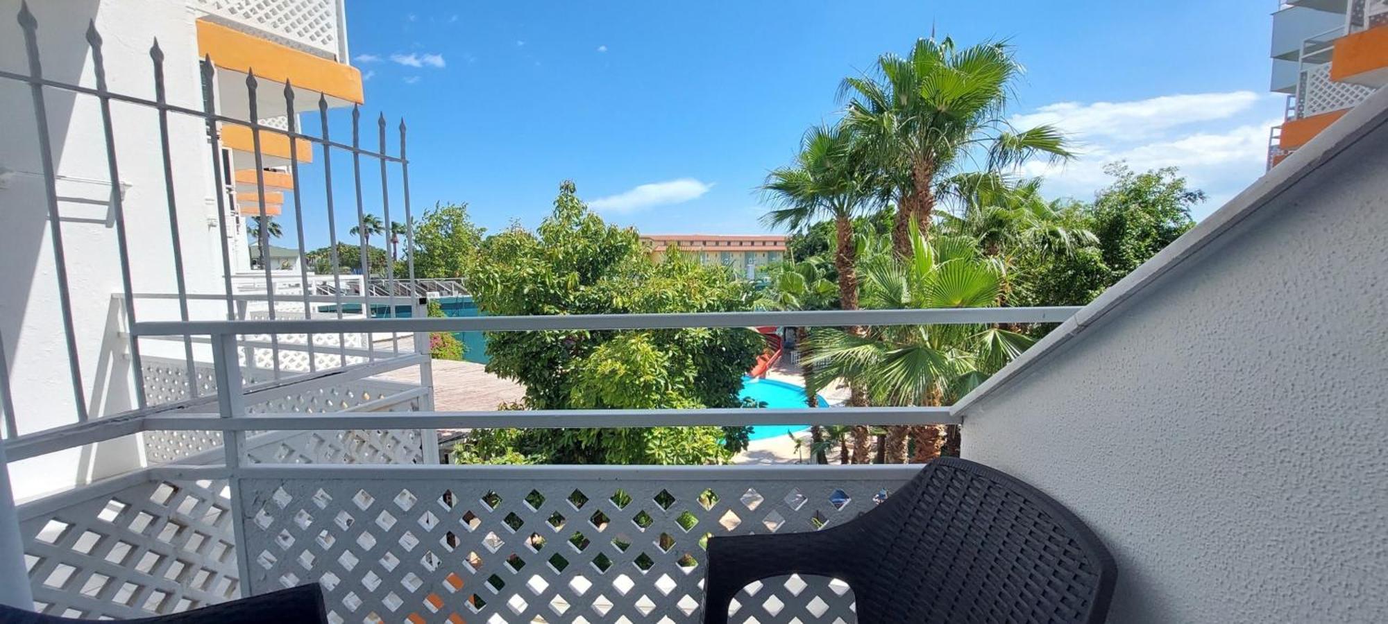 Uk Kiris Hotel 4*