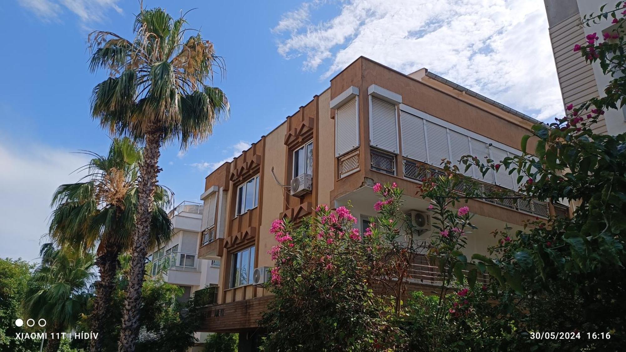 Lara'da Modern Bir Vaha Appartement *