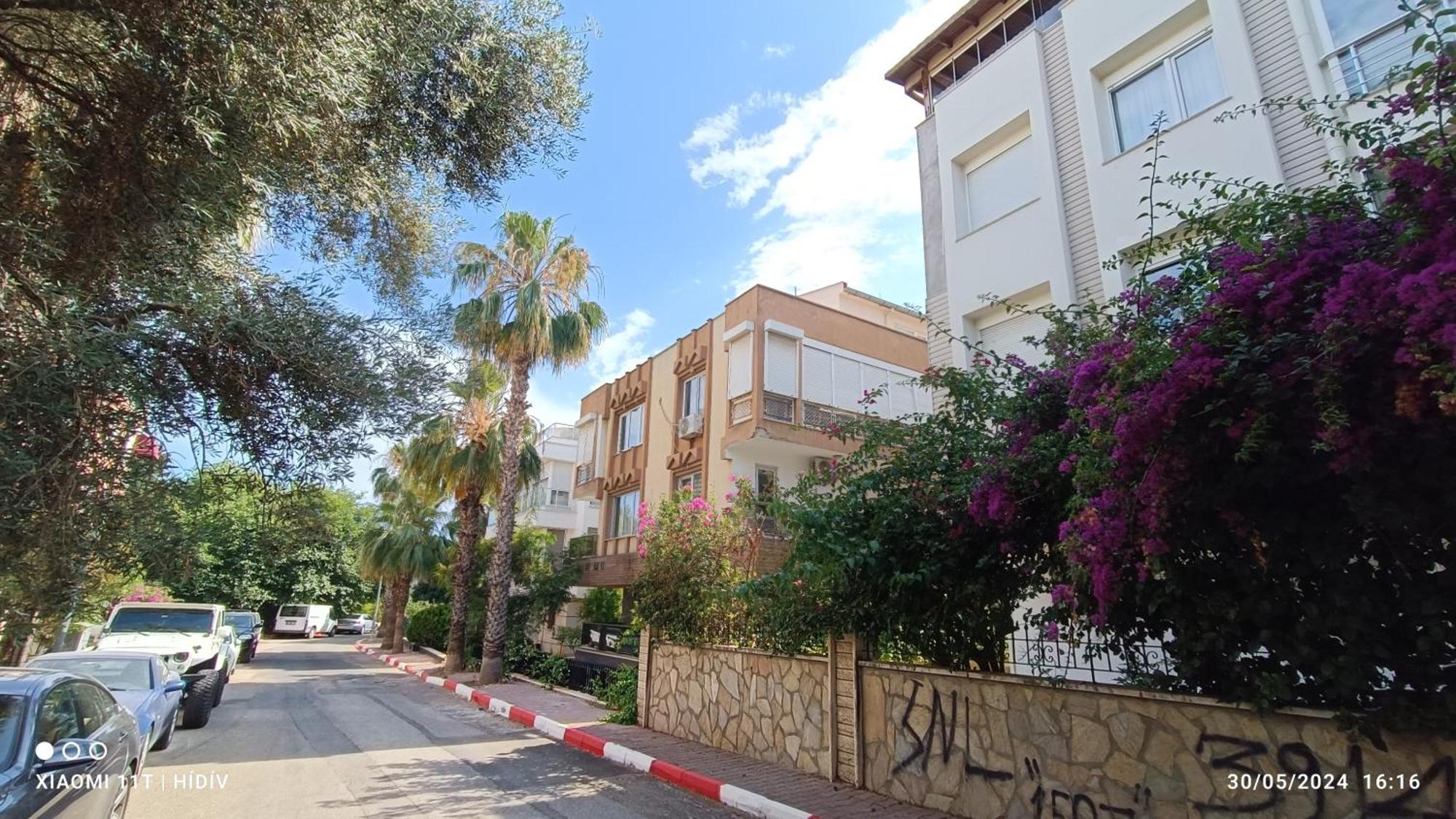 Lara'da Modern Bir Vaha Appartement *