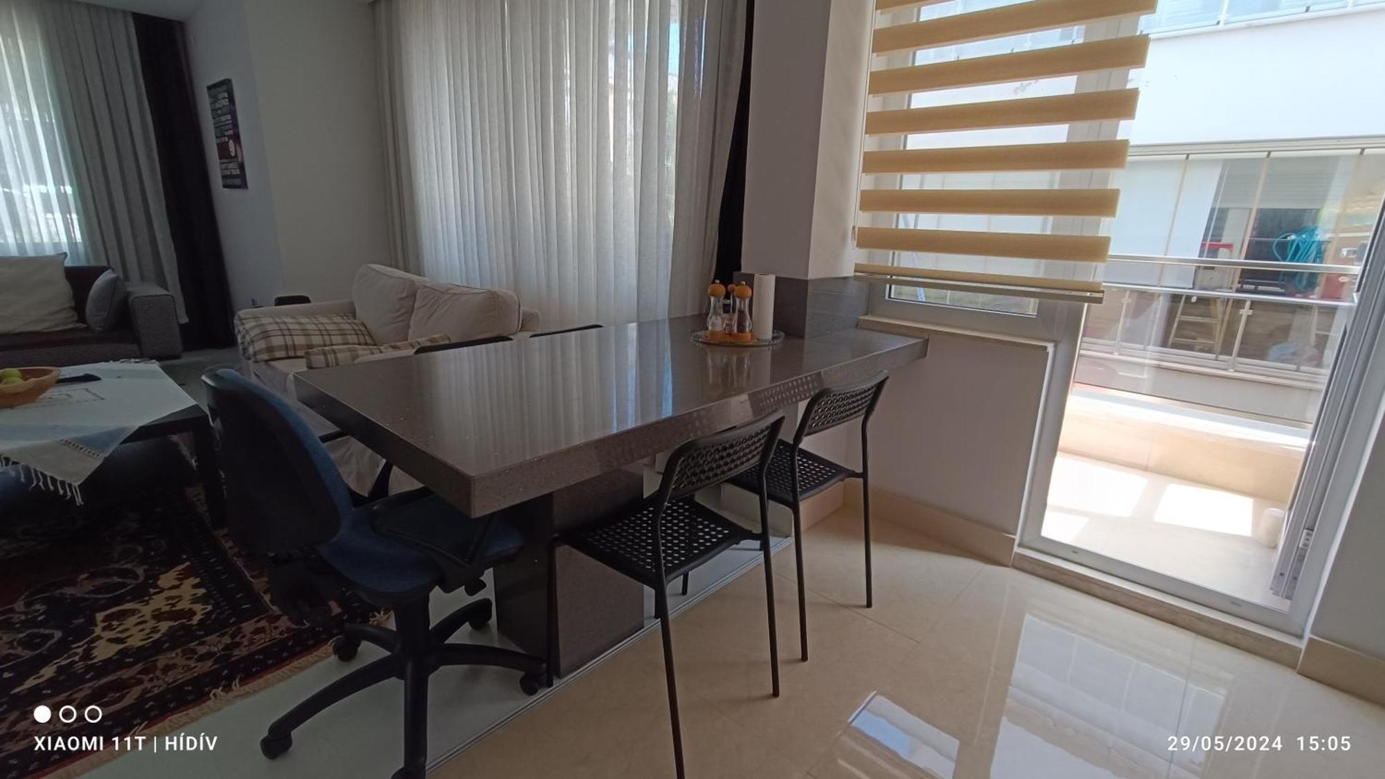 Lara'da Modern Bir Vaha Appartement