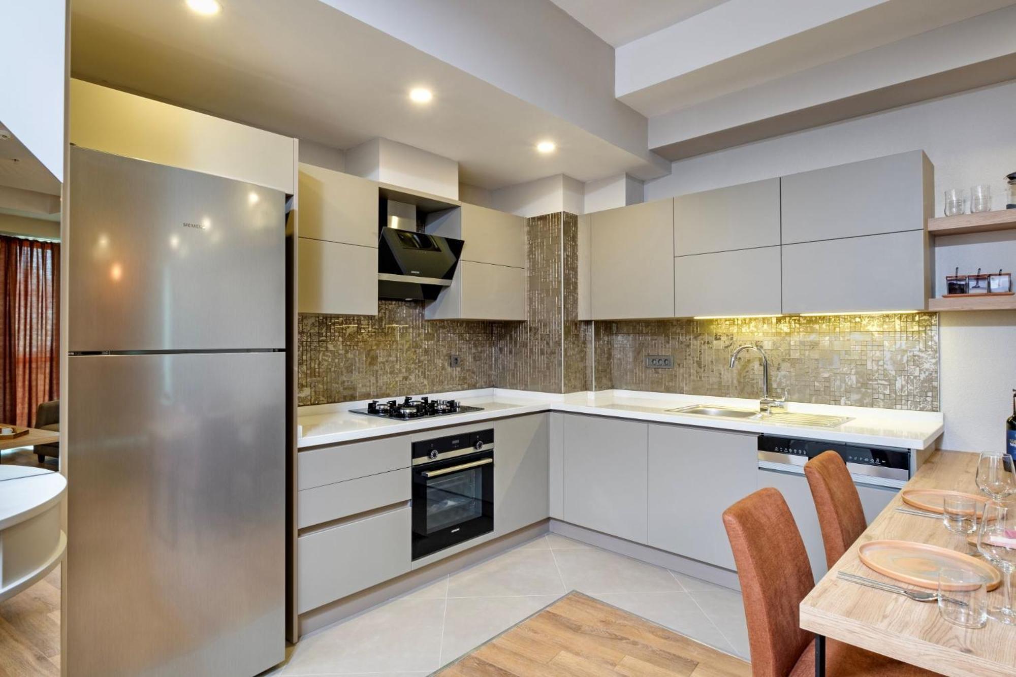 Otel Sirius Town And