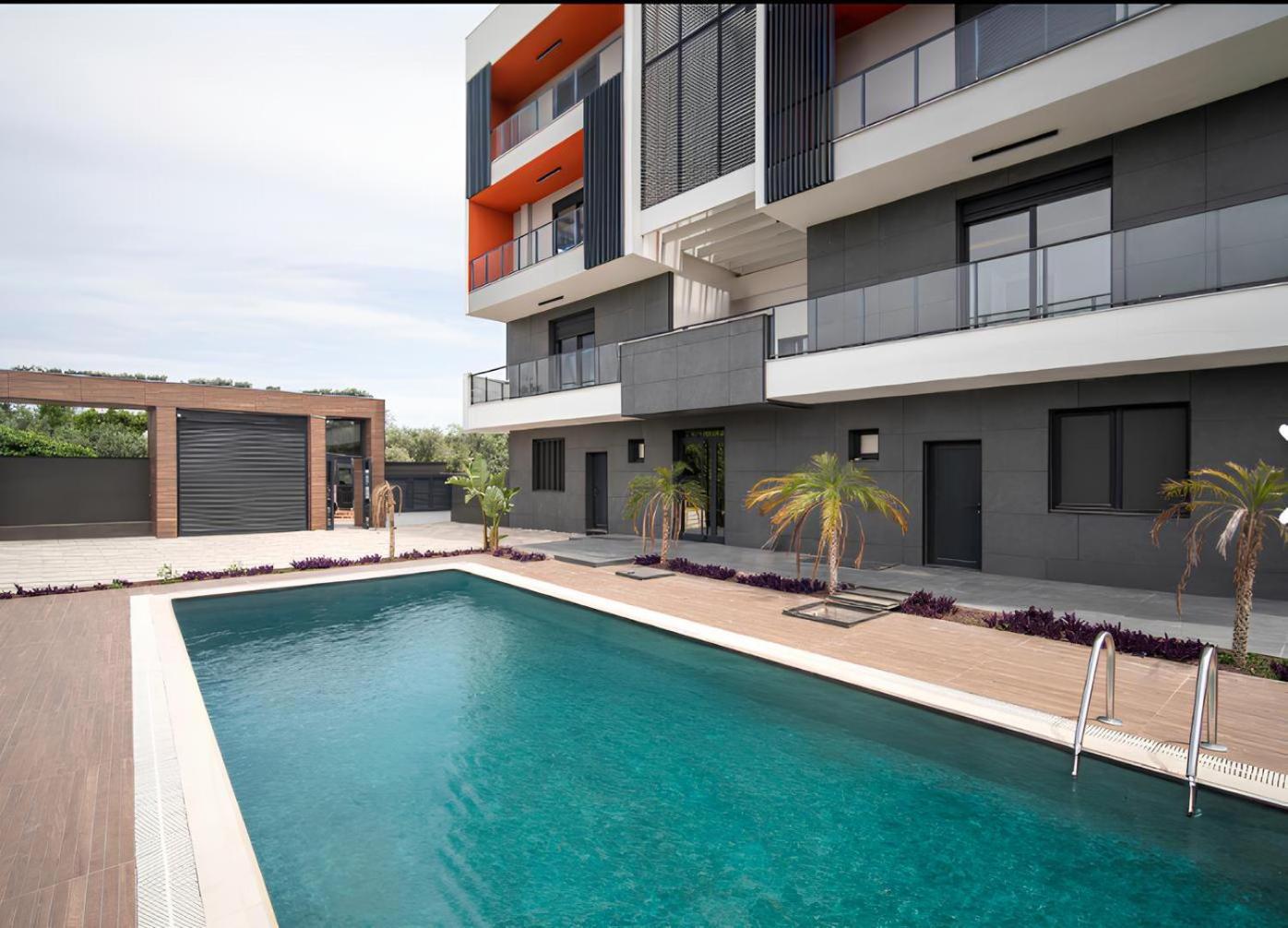 Lux 1+1 Airport View Apartment