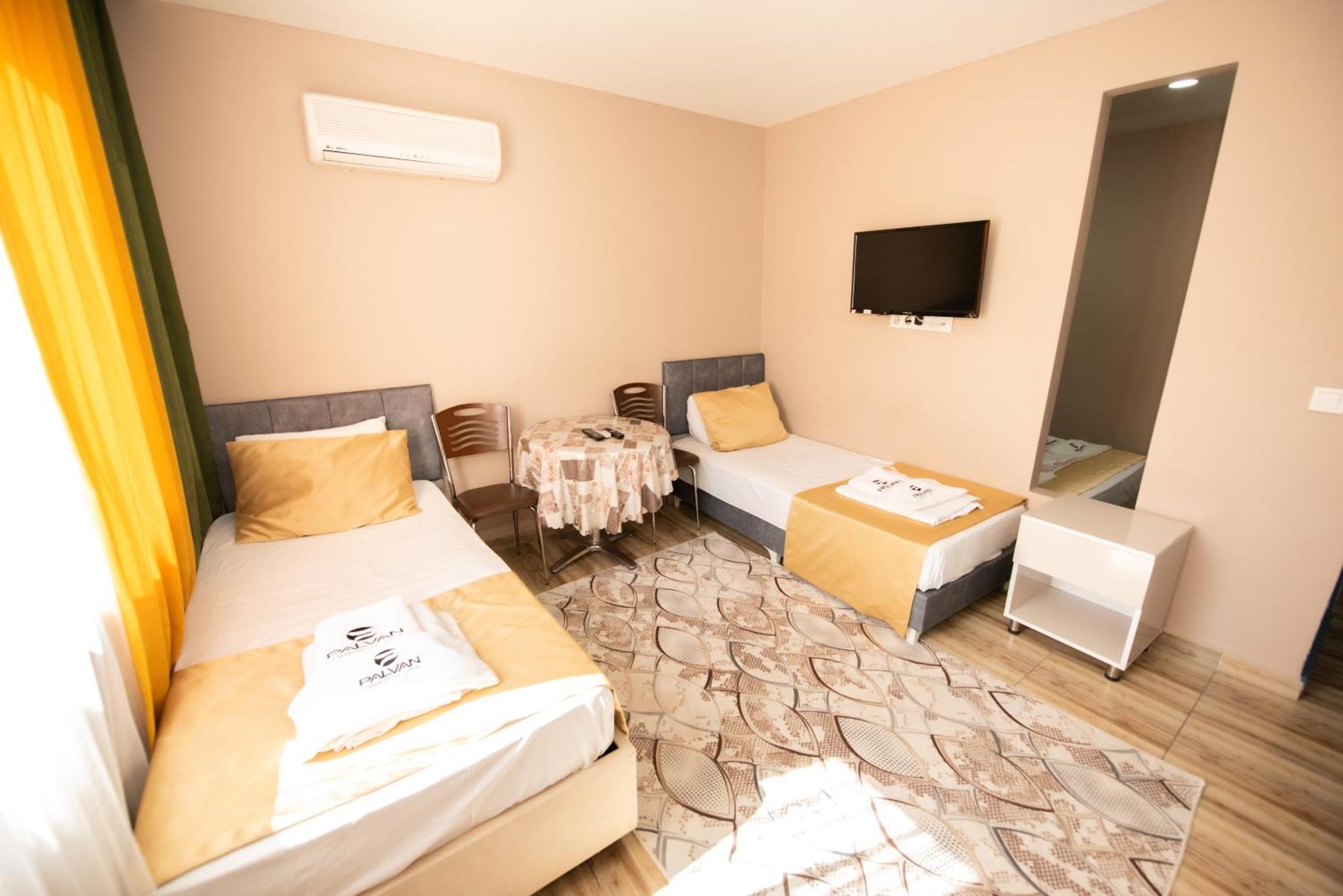 Aparthotel Palvan 3*