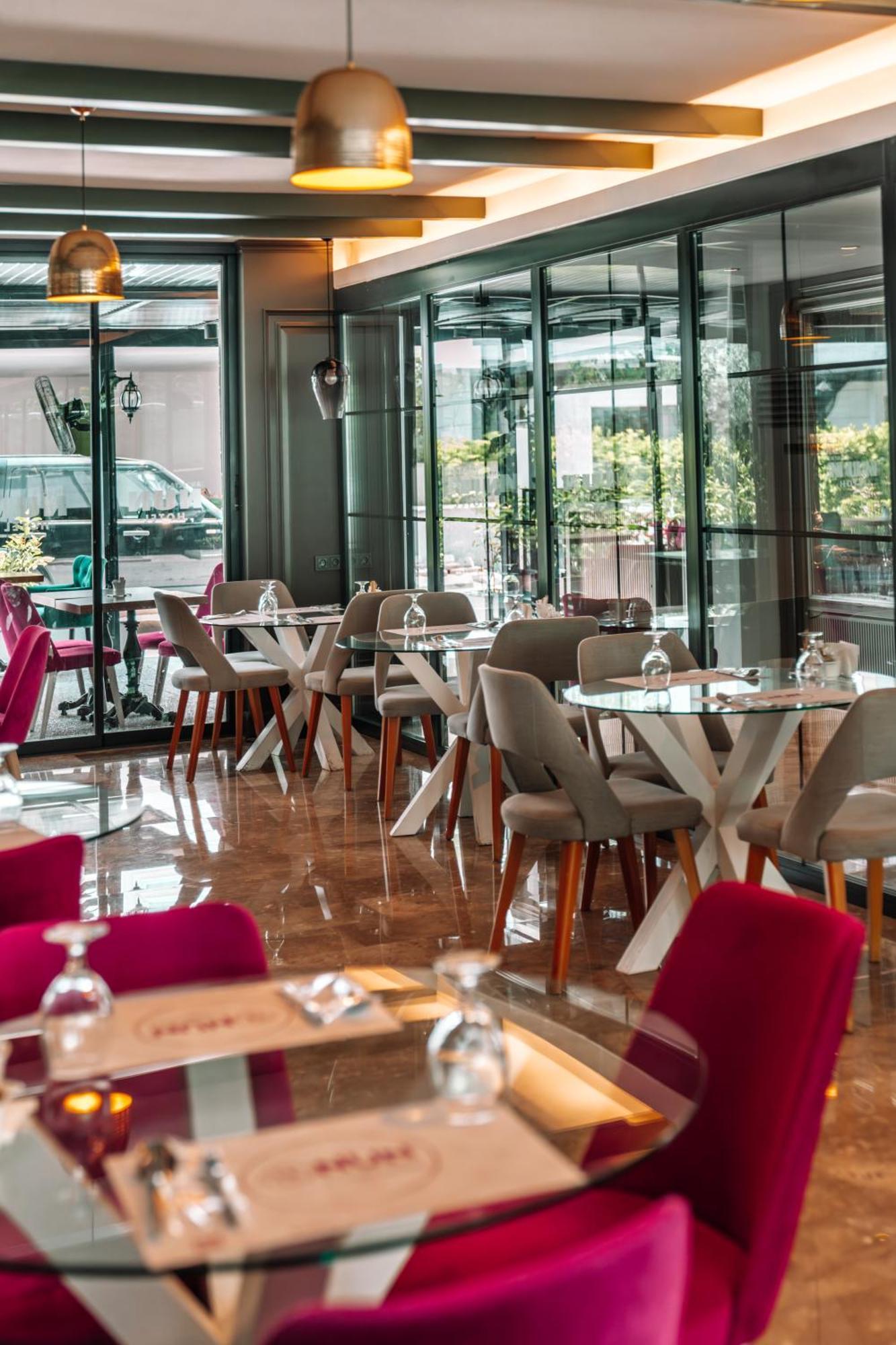 Nun Hotel 4*