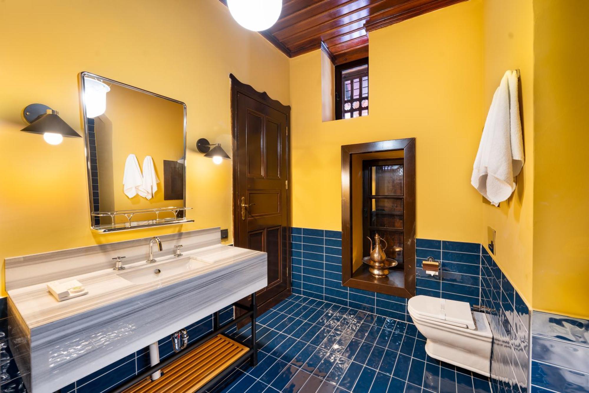 House 5 Hotel