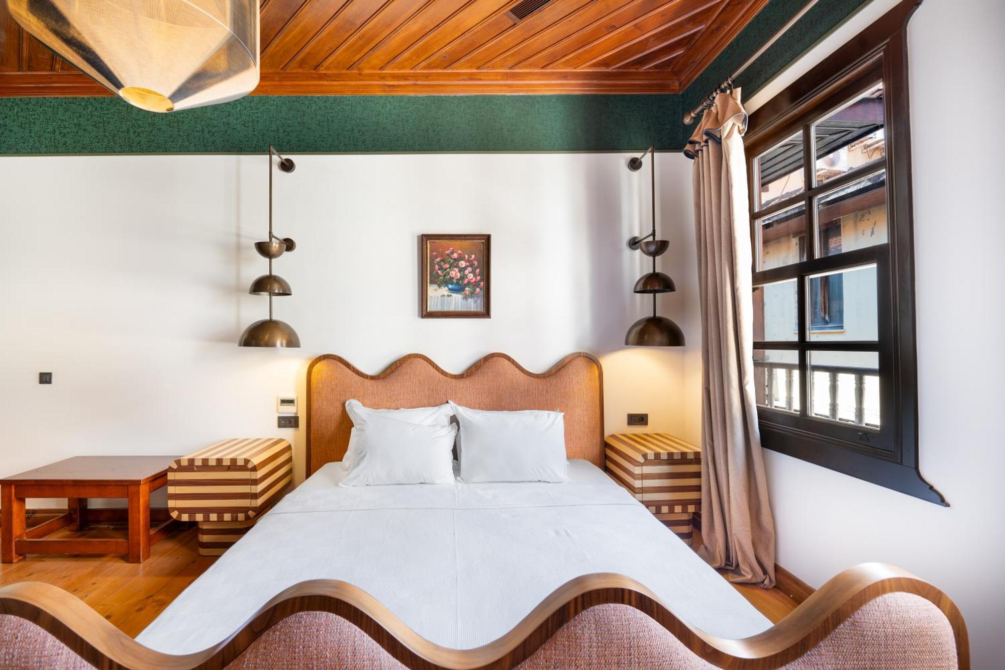 House 5 Hotel *