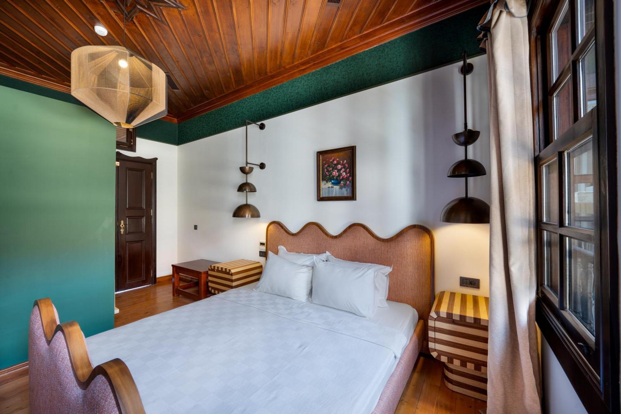 House 5 Hotel *