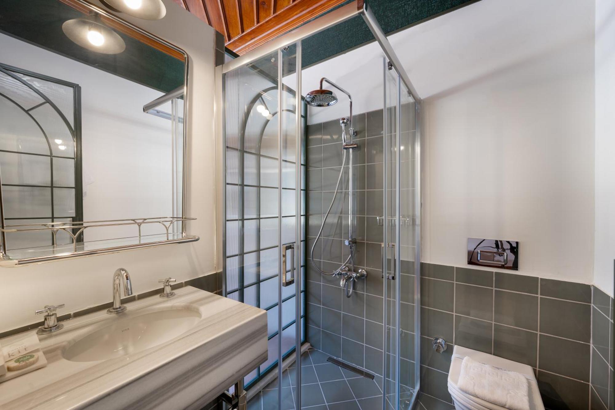House 5 Hotel