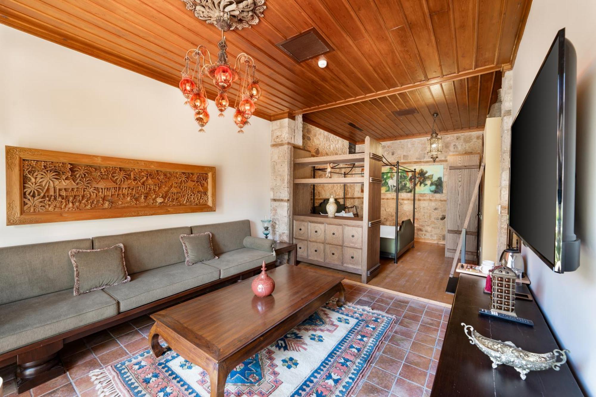 House 5 *