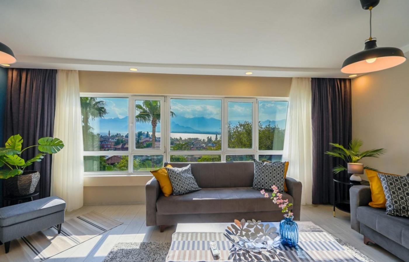 Daire Chic Flat Near Hadrian's Gate Antalya