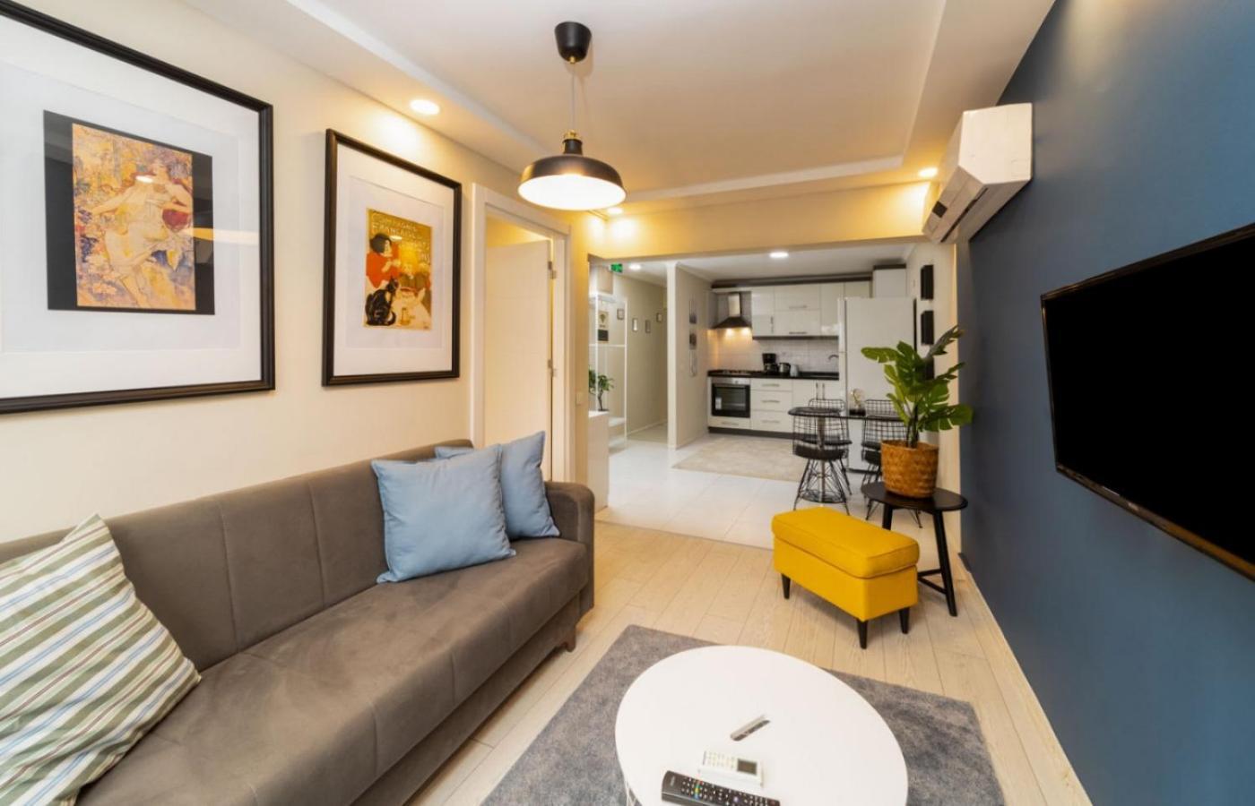 Lovely Flat Near Hadrians Gate Antalya