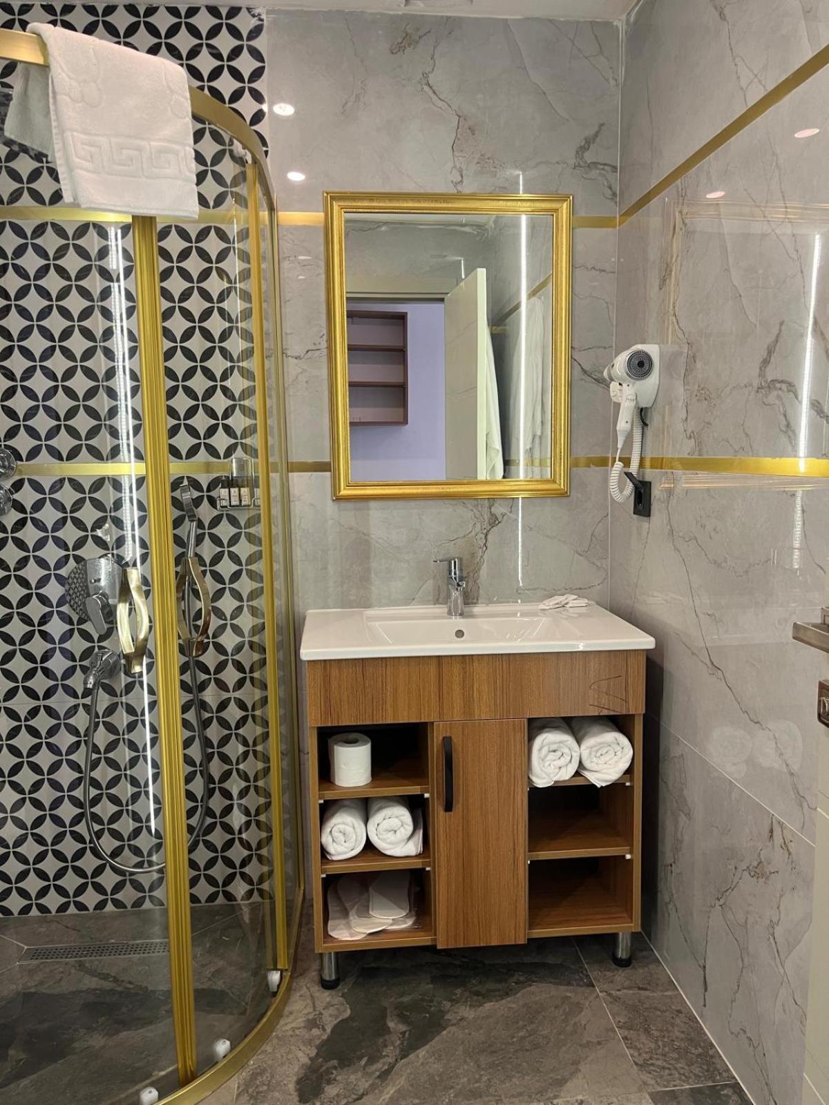 Hotel Golden Lux 3*