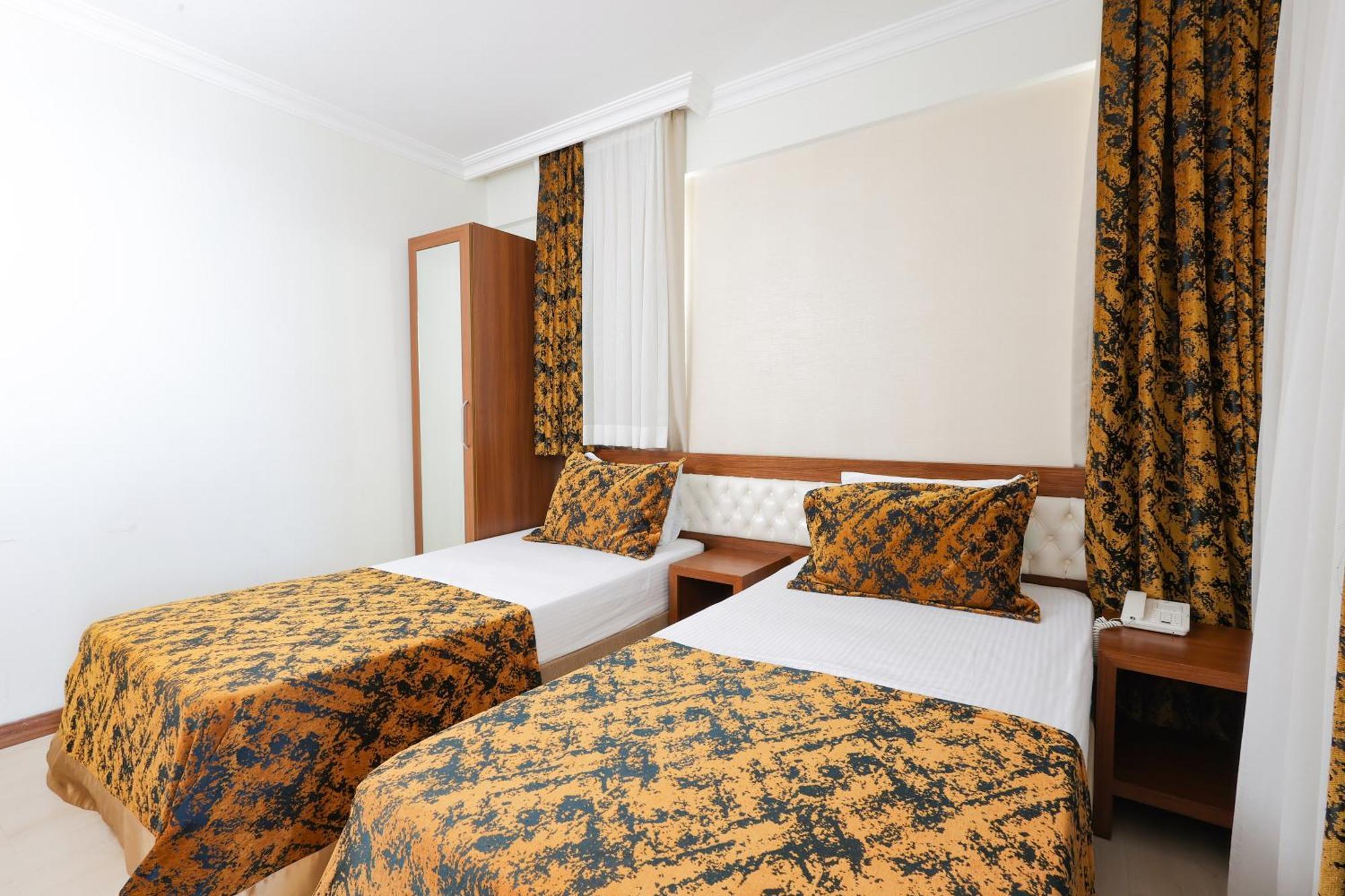 Hotel The Corner Park 3*