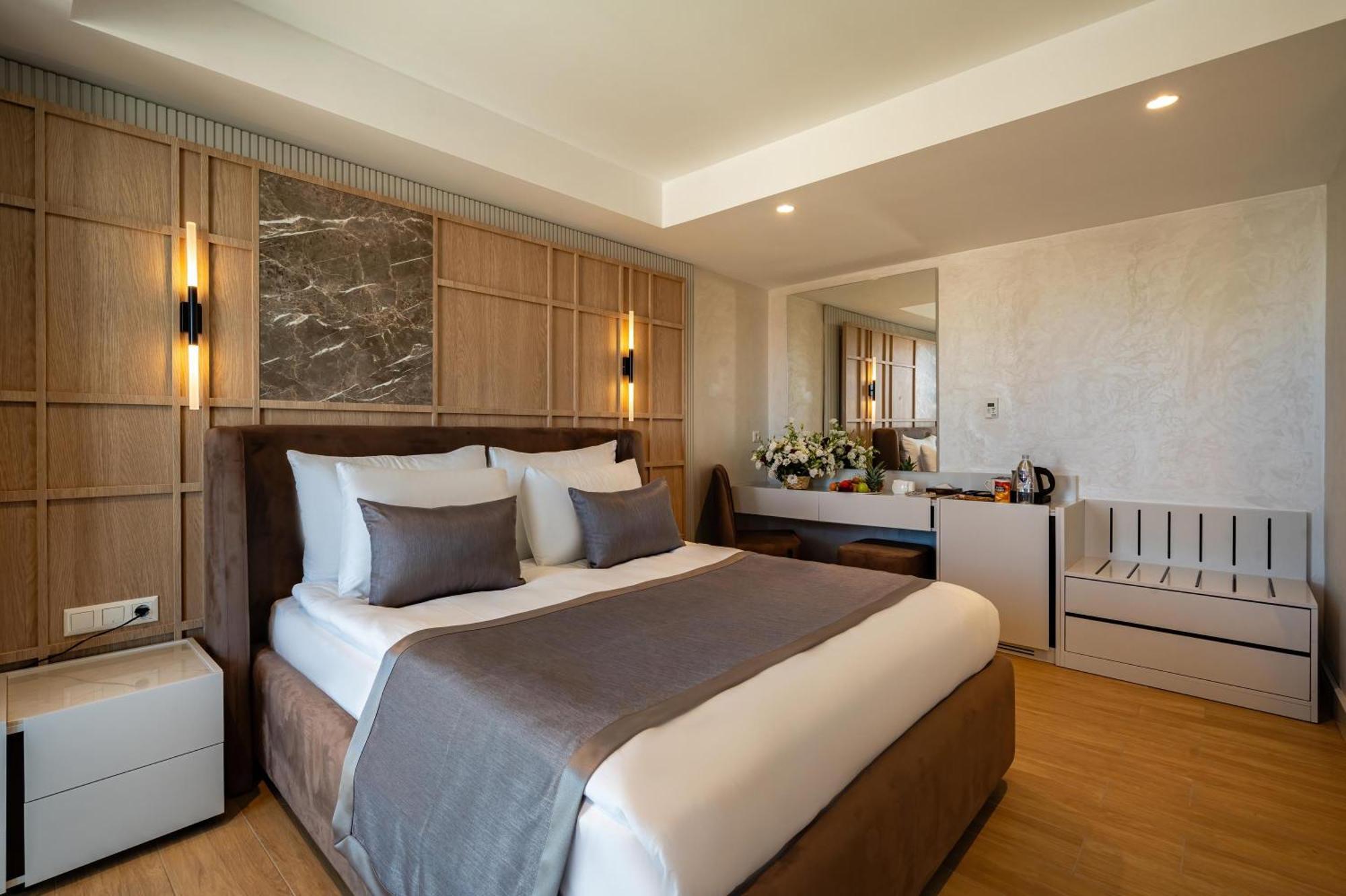 Hotel Awen Lara Antalya