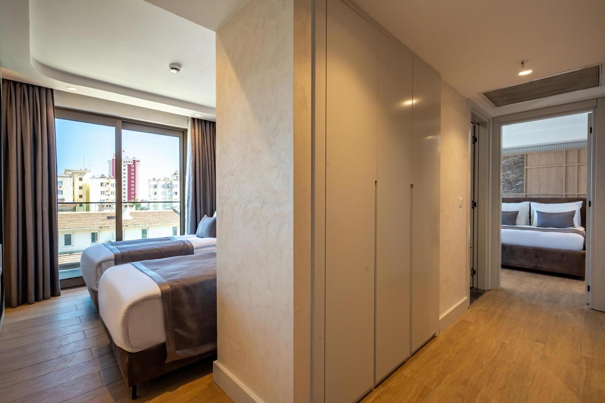 Awen Lara Hotel