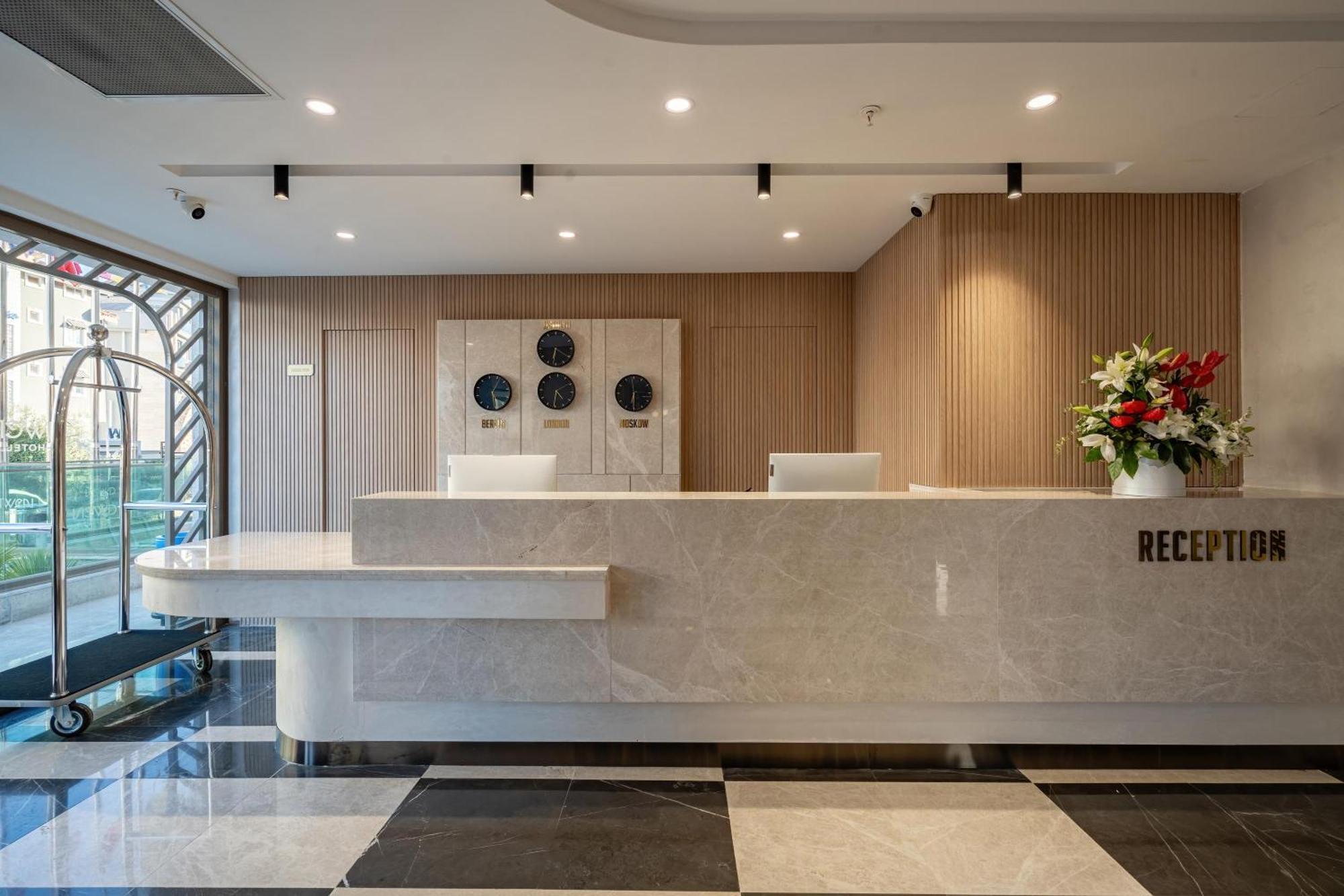 Awen Lara Hotel