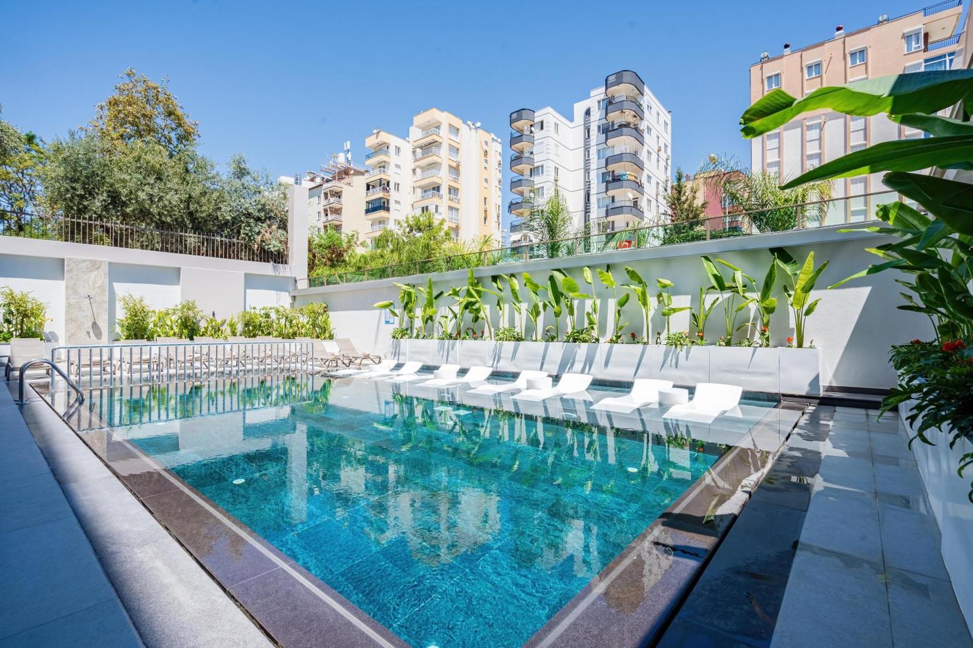 Awen Lara Hotel 3*
