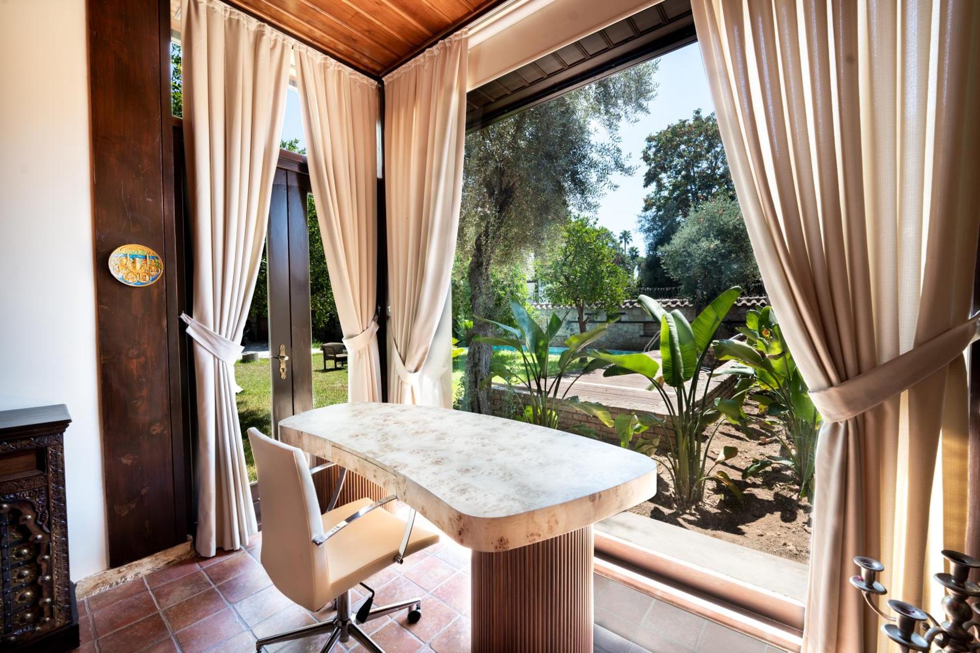 House 5 *