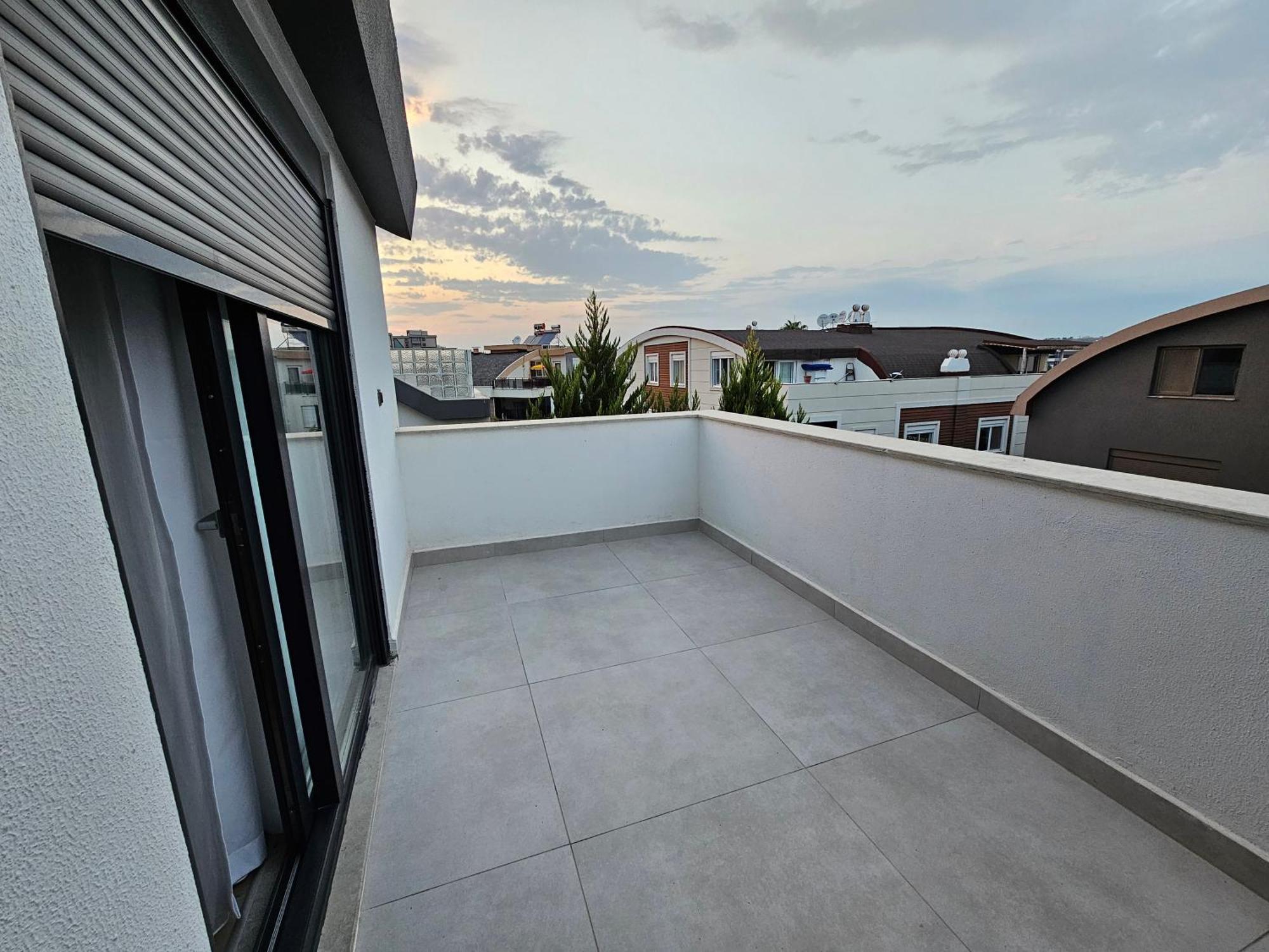 New Flat With Big Living Spaces 2-5 Near By Lara *