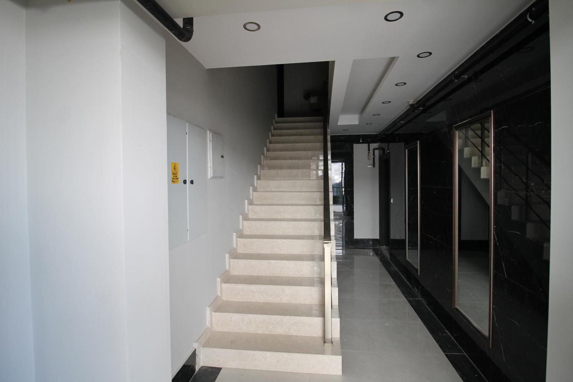 New Flat With Big Living Spaces 2-5 Near By Lara *