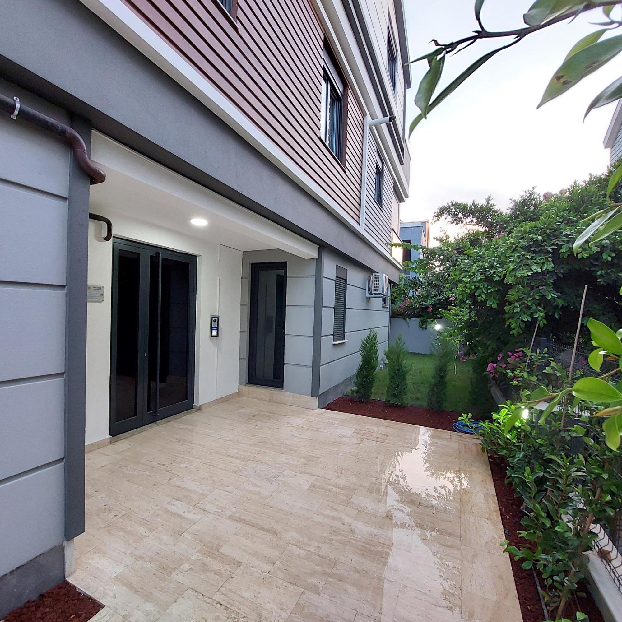 Apartment New Flat With Big Living Spaces 1 Near By Lara *