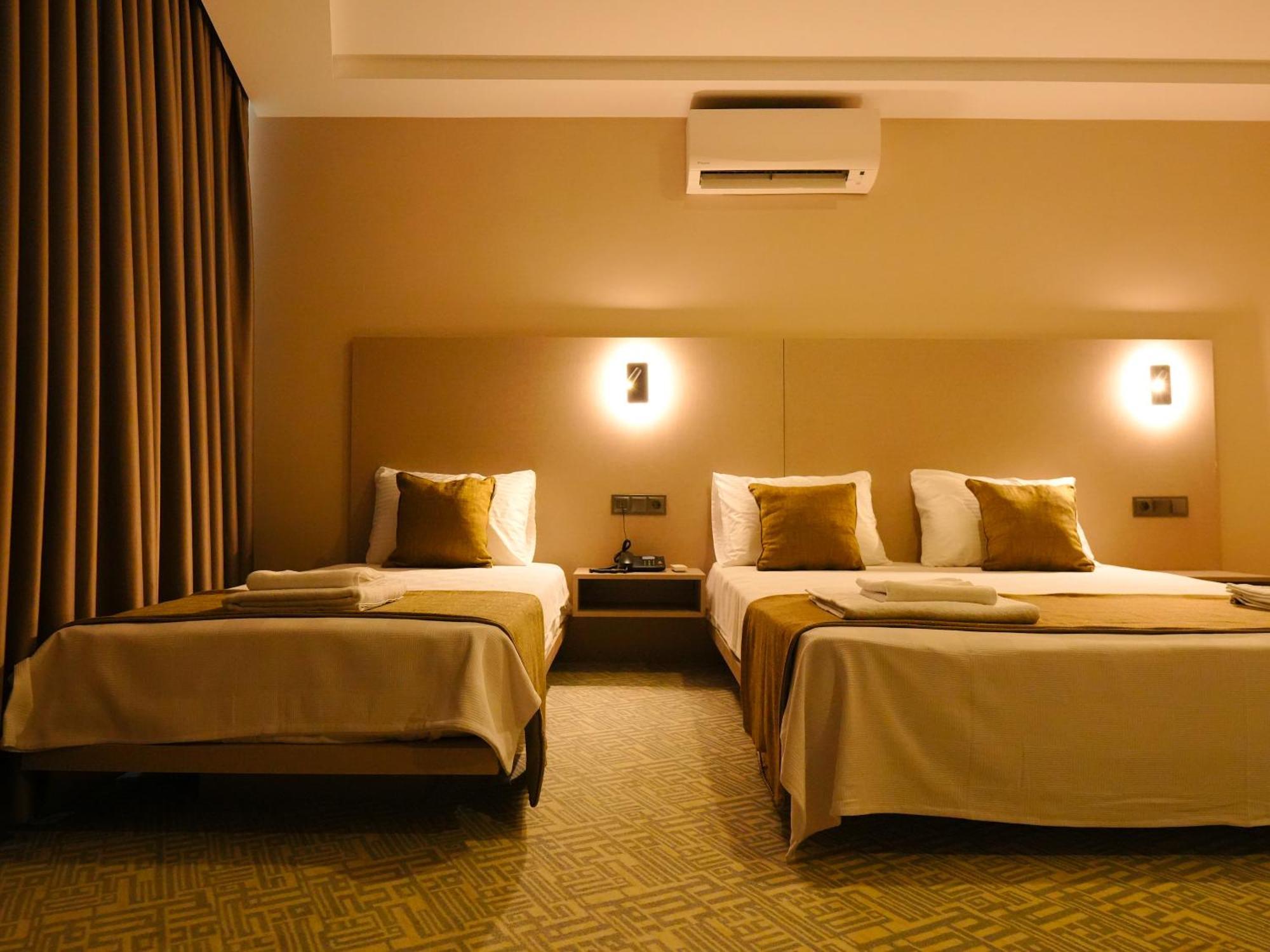 Bonnie Otel