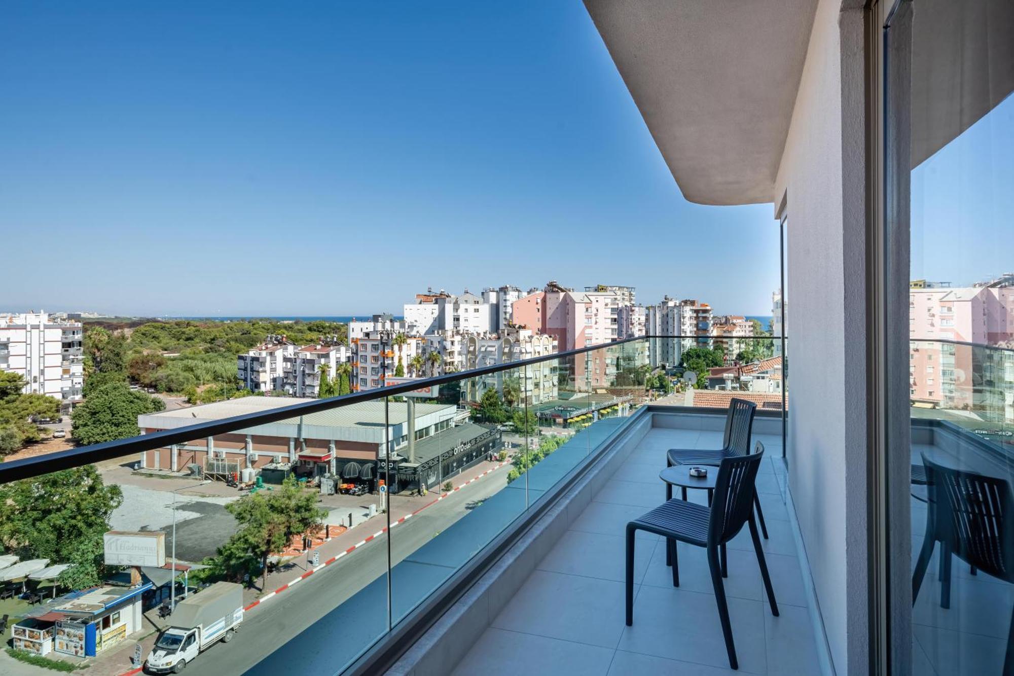 Awen Lara Hotel
